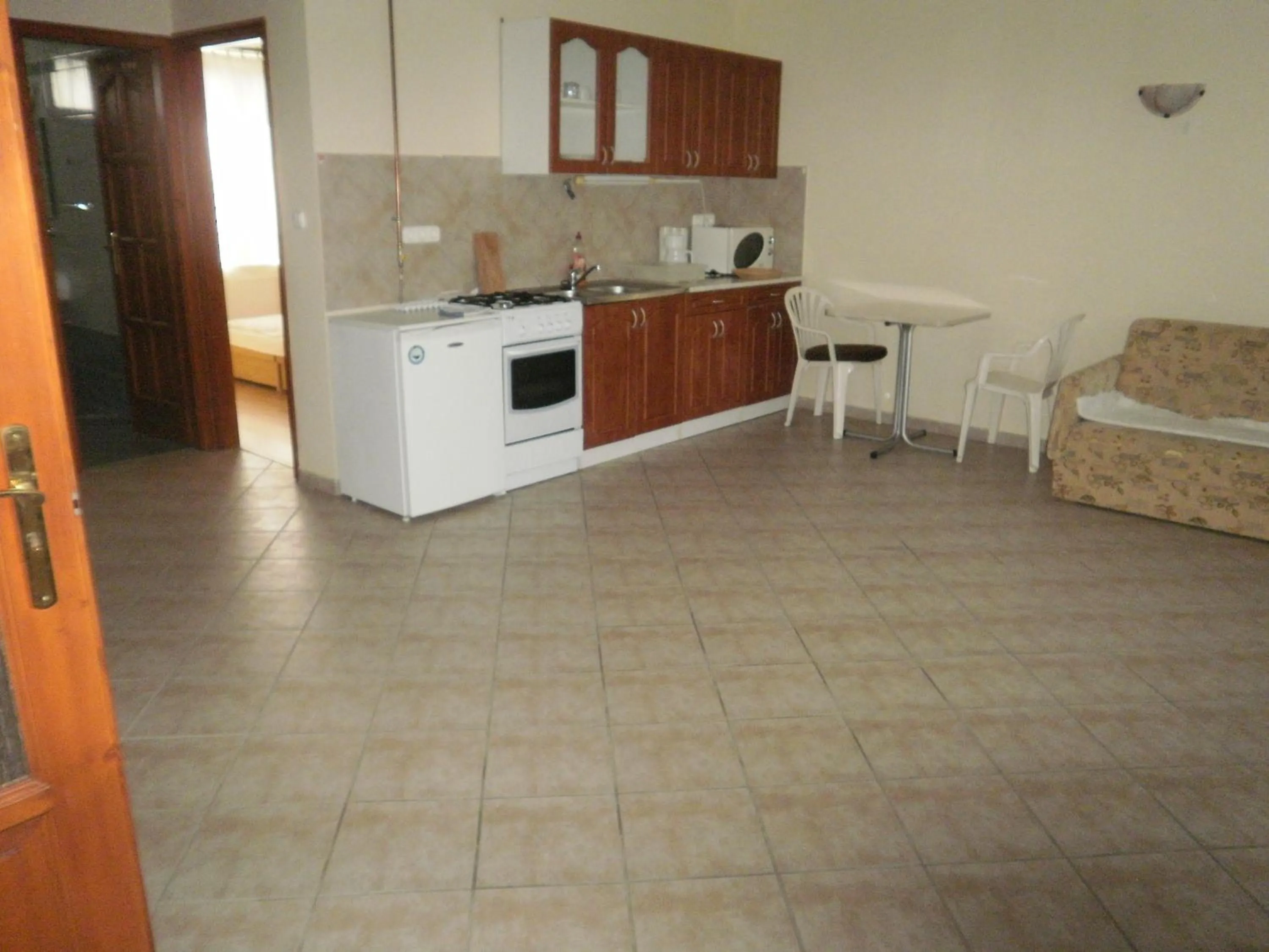 Zalakarosi Égerfa Nyaralóház Földszinti és Emeleti Apartman