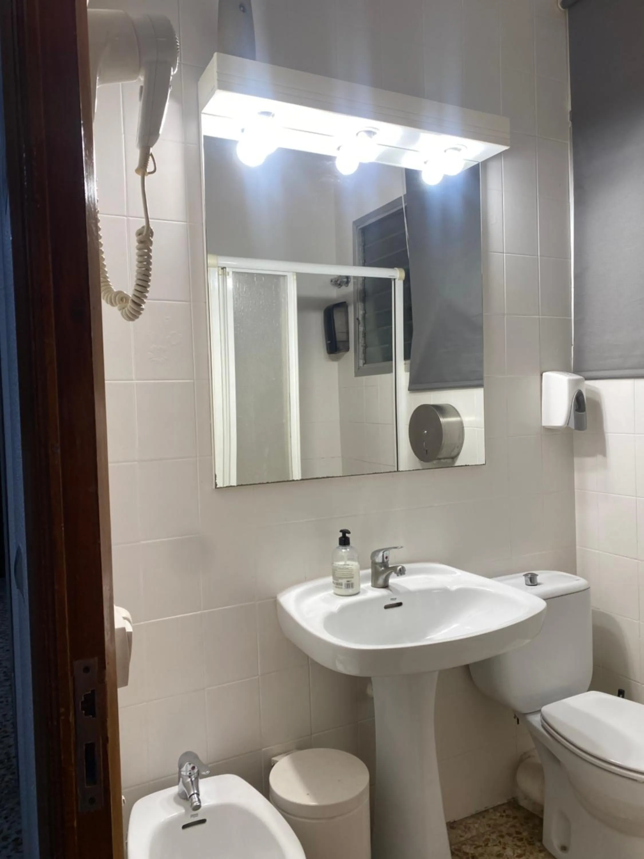 Toilet in HOSTAL GALICIA CARDEDEU