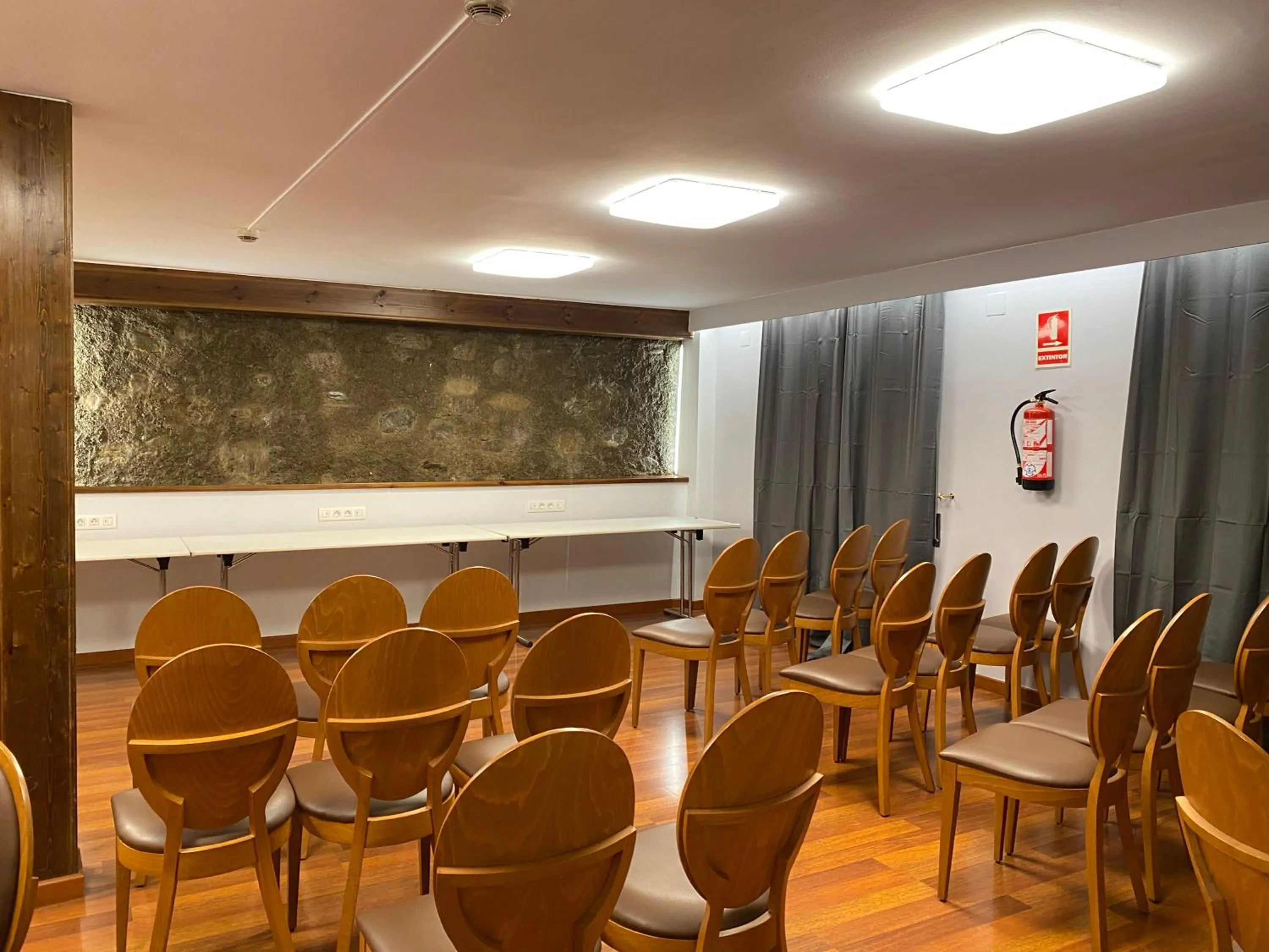 Property building in HOSTAL GALICIA CARDEDEU