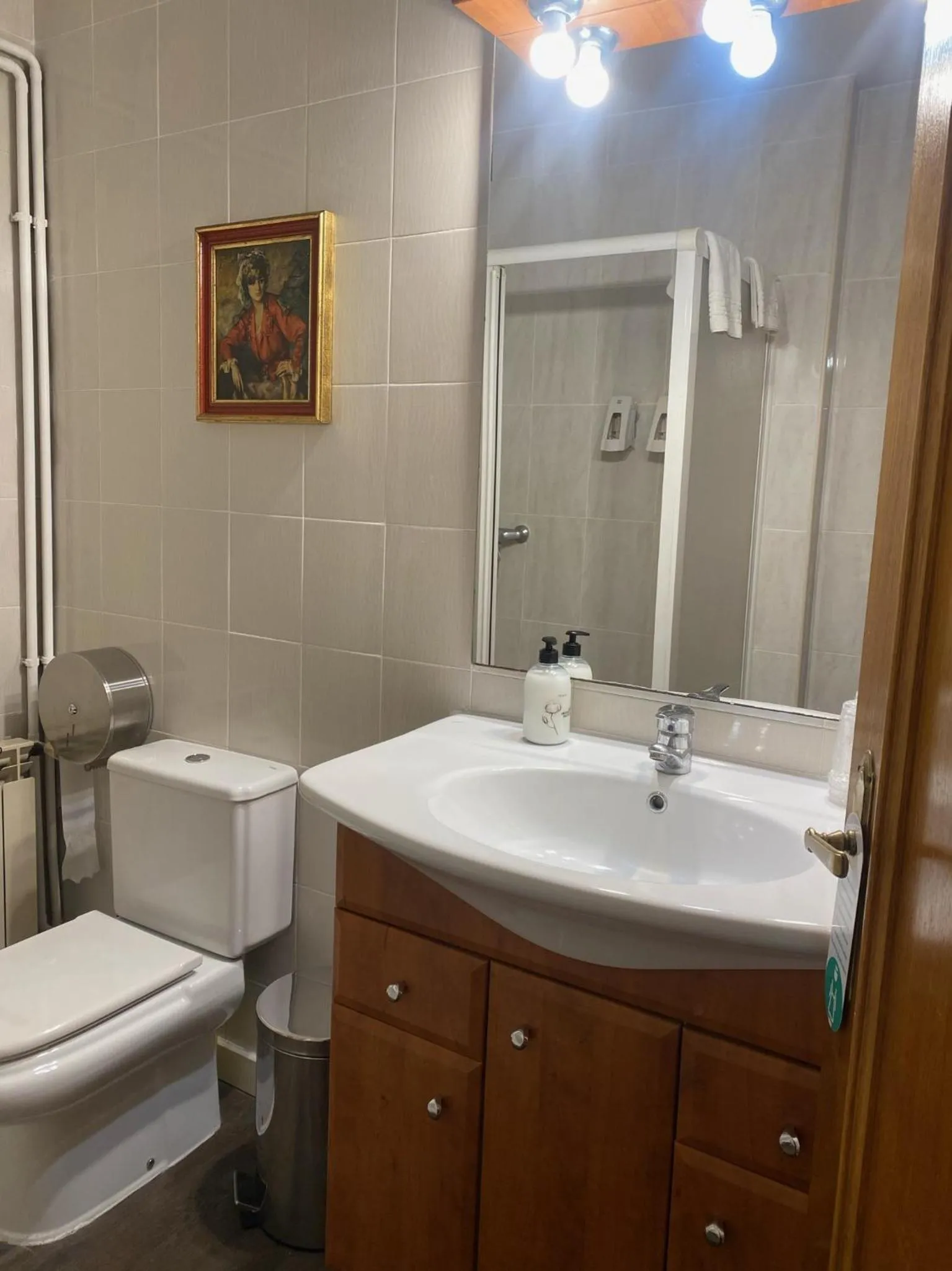 Bathroom in HOSTAL GALICIA CARDEDEU