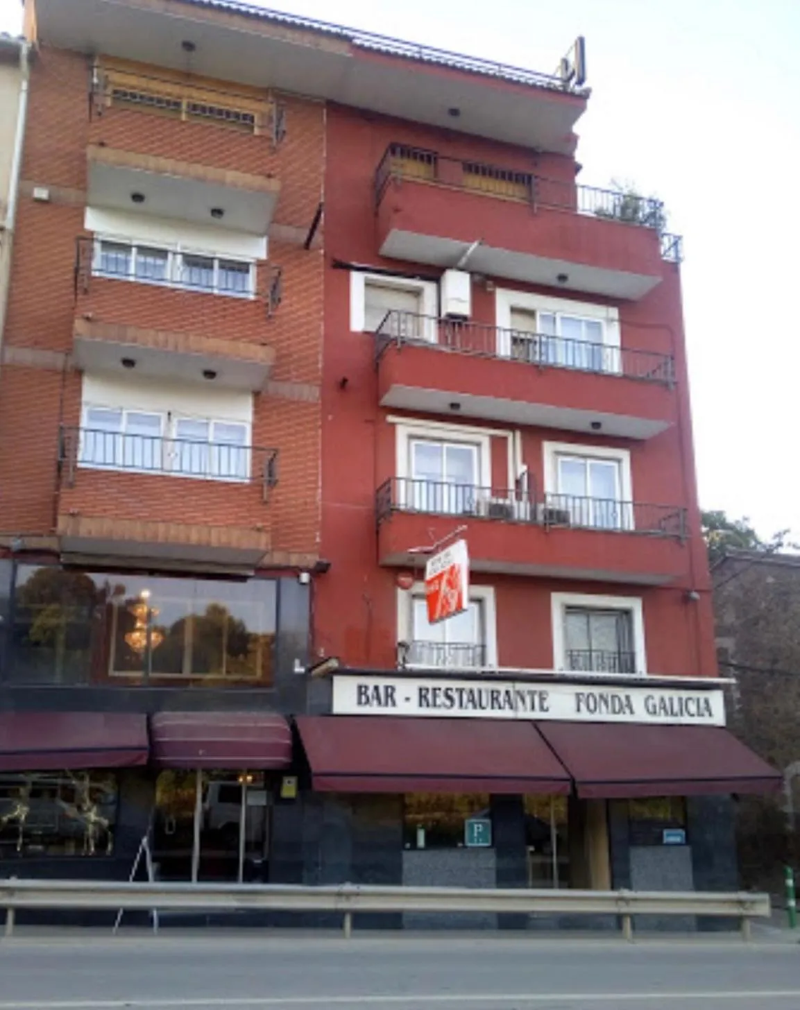 Property building in HOSTAL GALICIA CARDEDEU