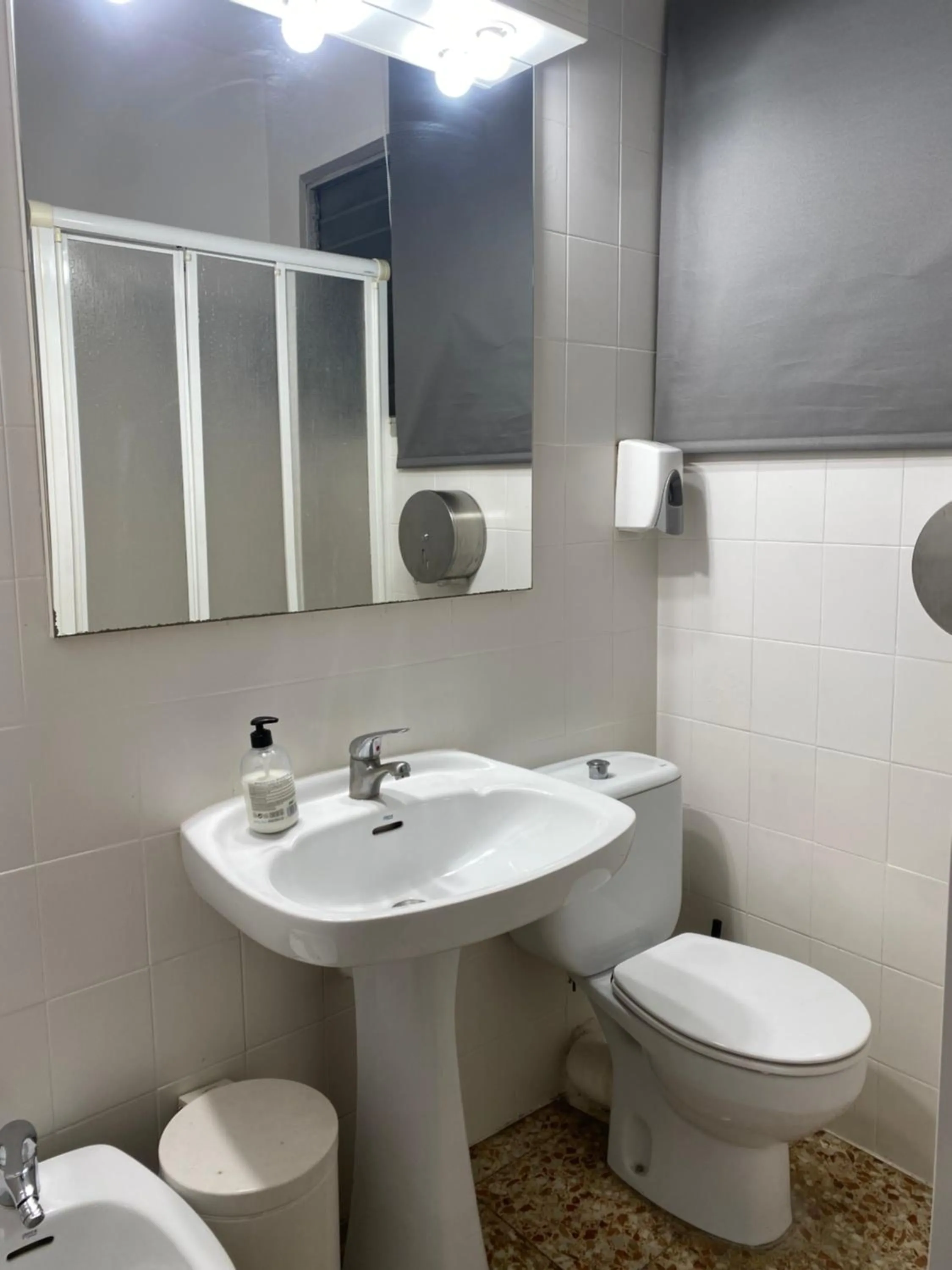 Bathroom in HOSTAL GALICIA CARDEDEU