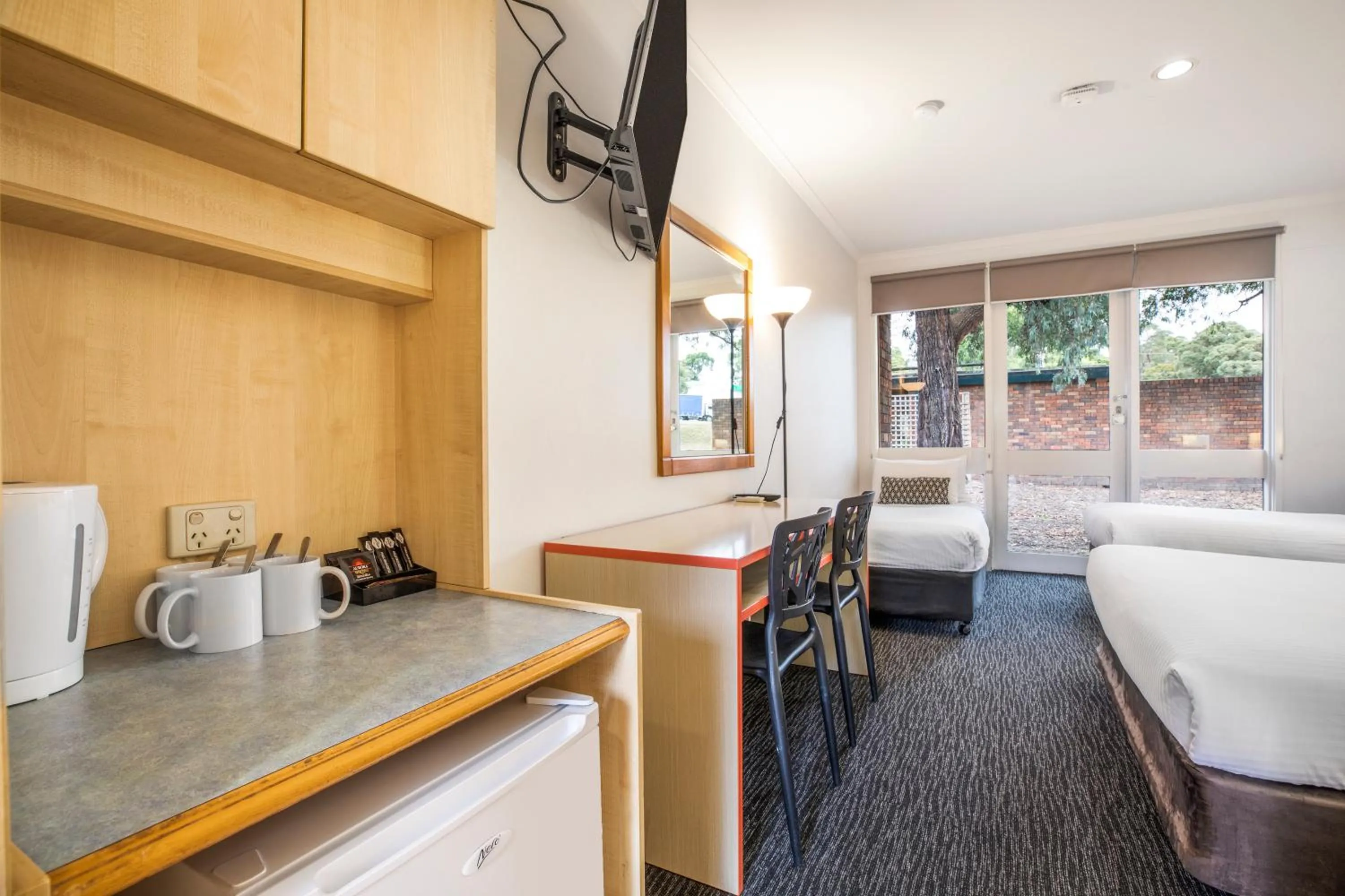 Bedroom in Burvale Hotel