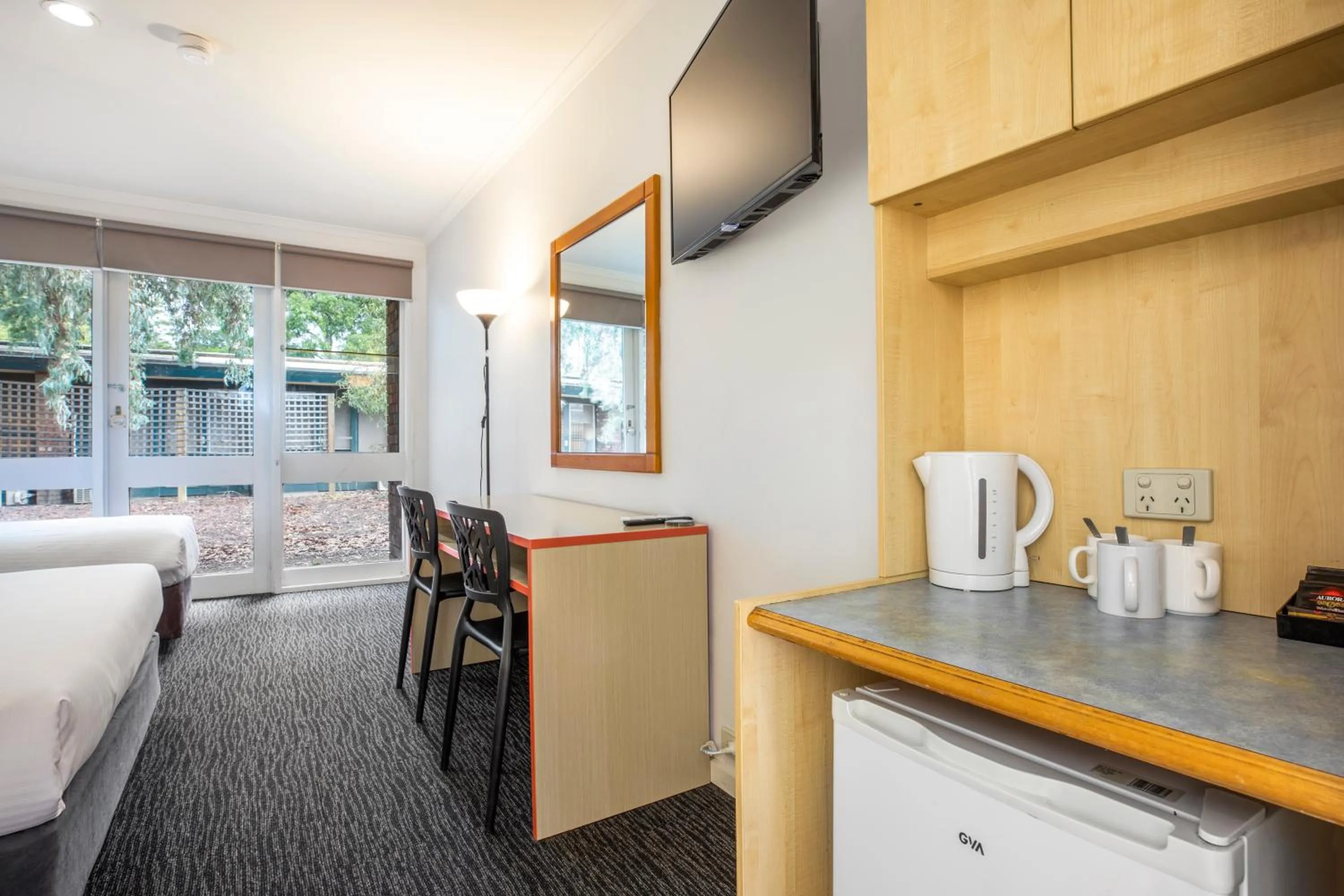 Bedroom in Burvale Hotel