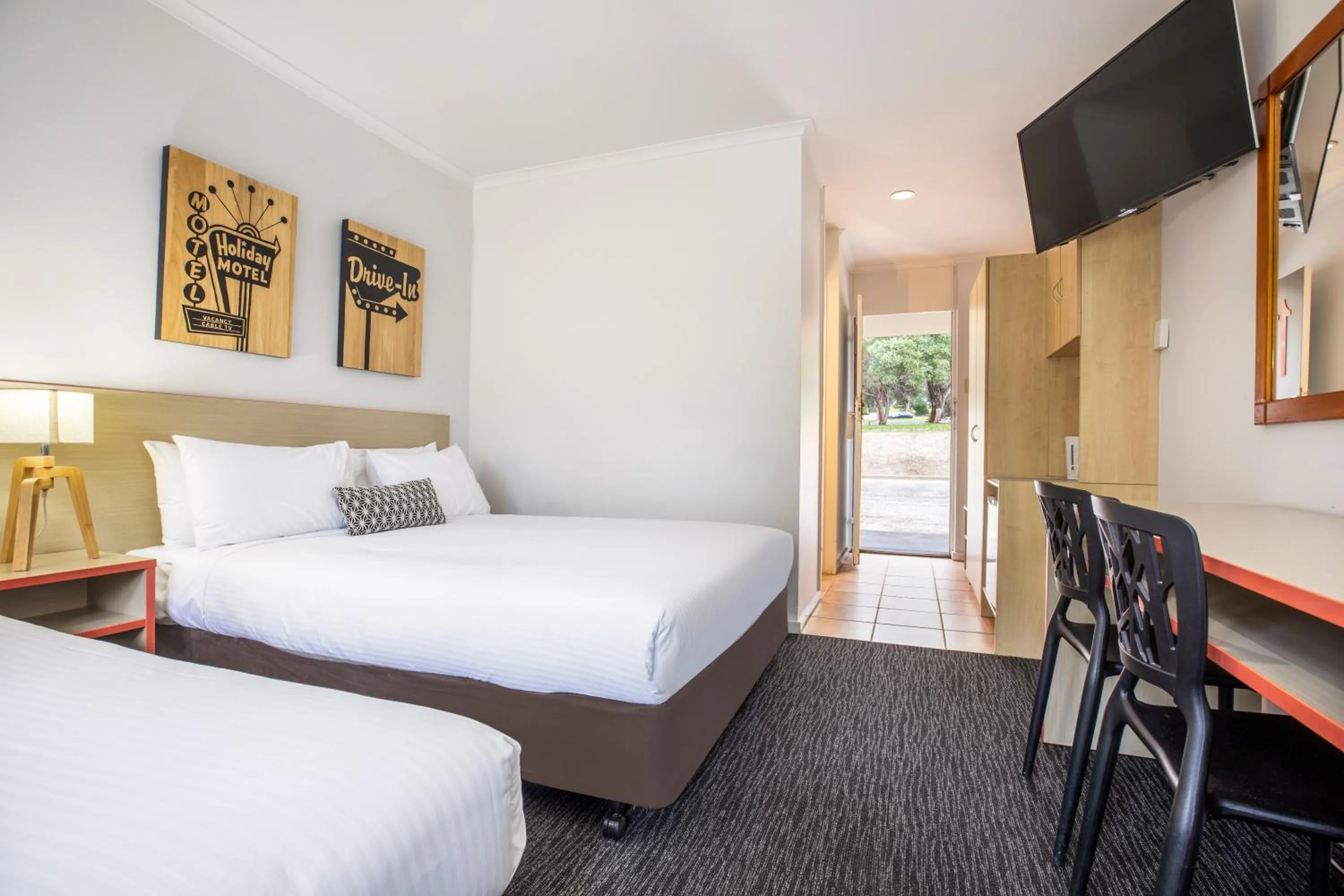 Bed in Burvale Hotel