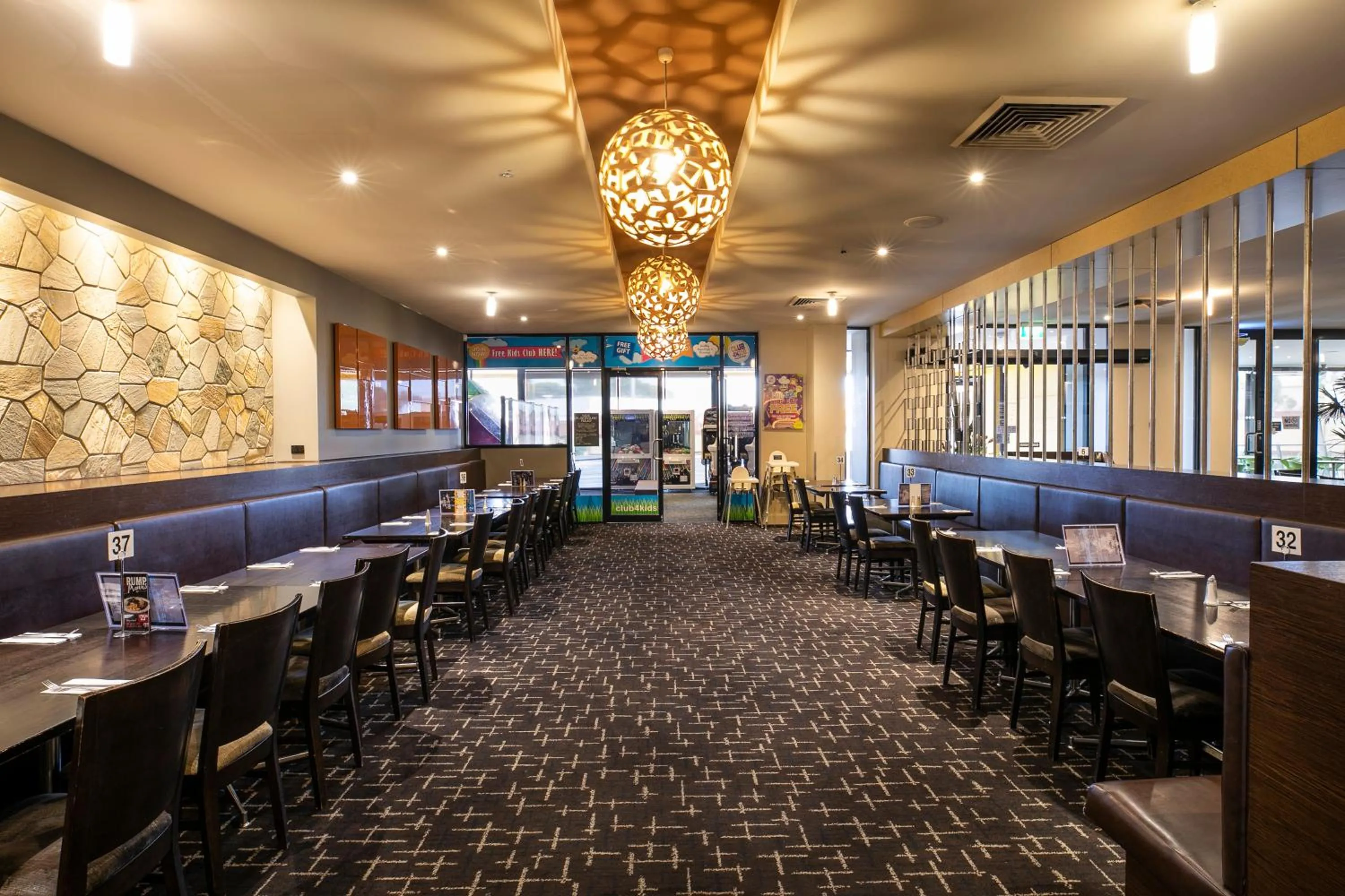 Restaurant/places to eat in Nightcap at Excelsior Hotel