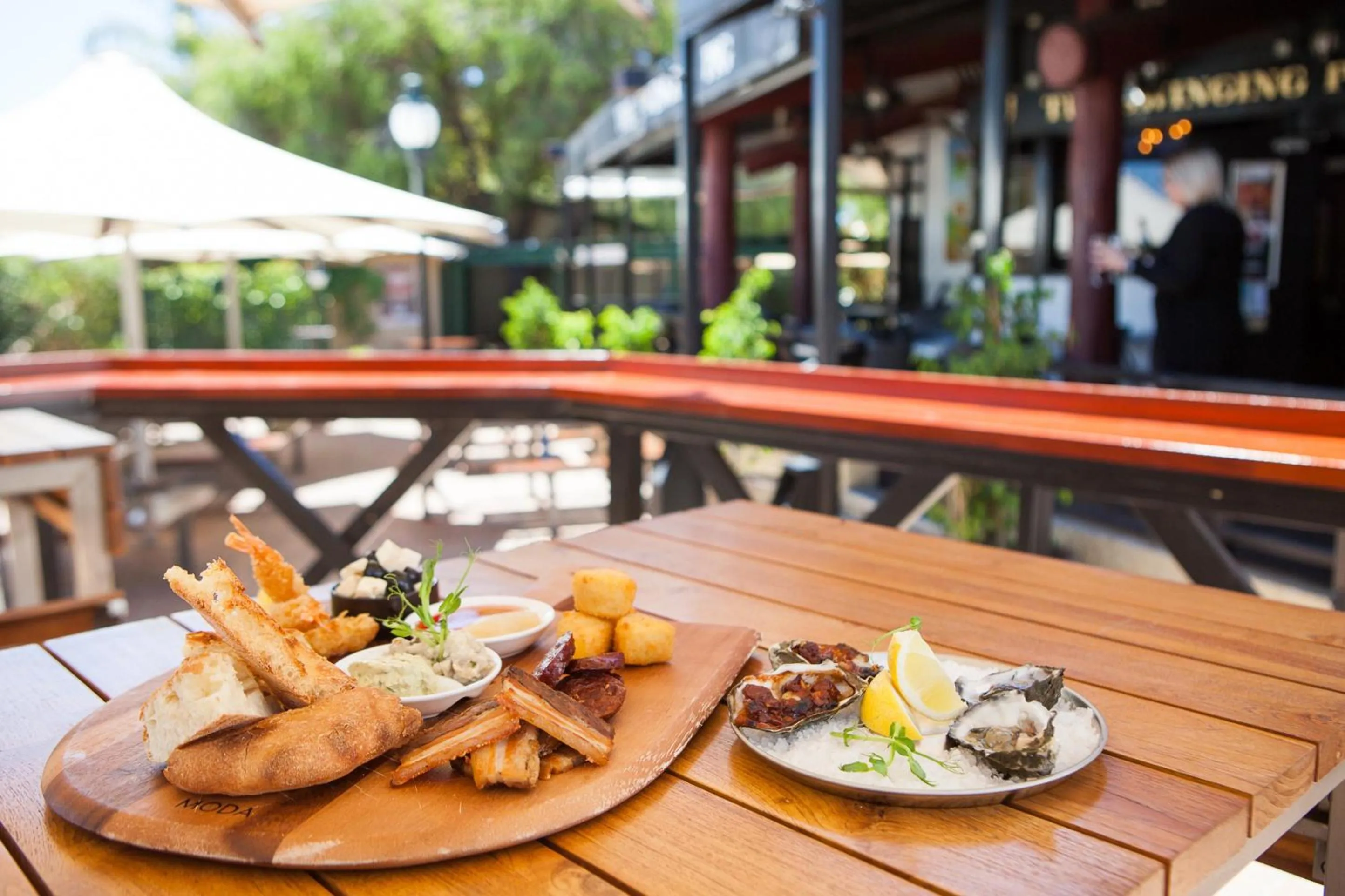 Food and drinks in Nightcap at Excelsior Hotel