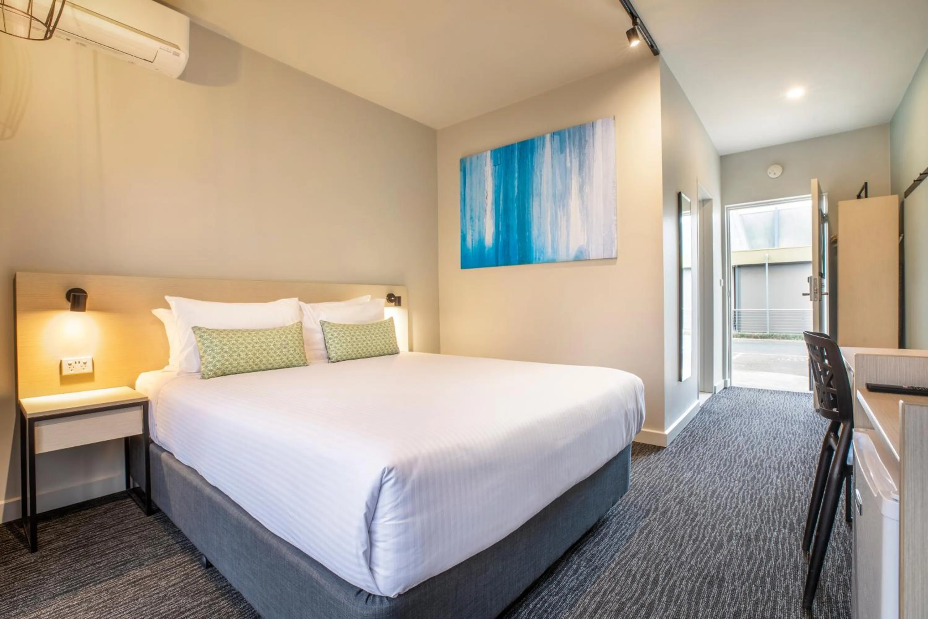 Bed in Nightcap at Excelsior Hotel