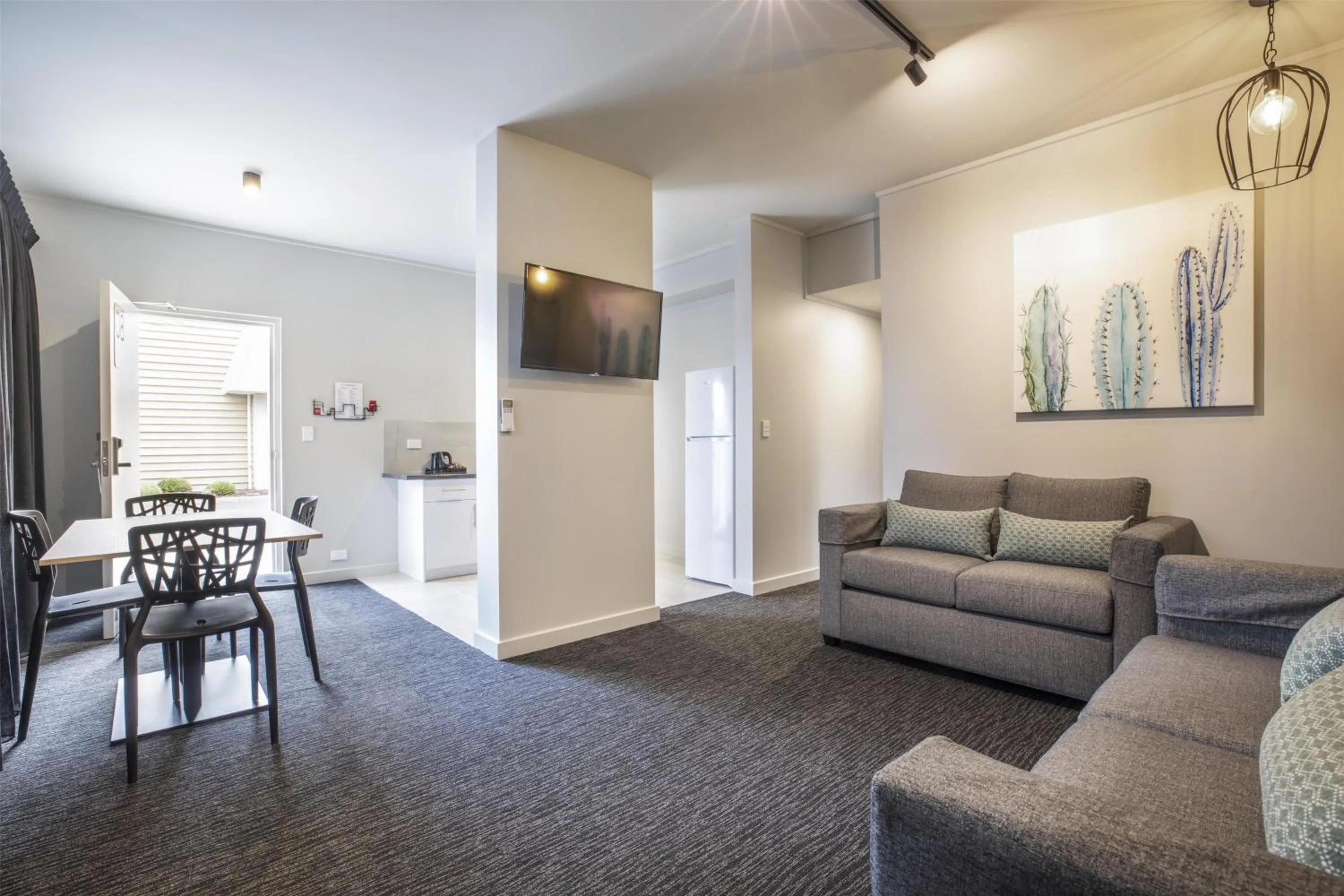 Photo of the whole room in Nightcap at Excelsior Hotel