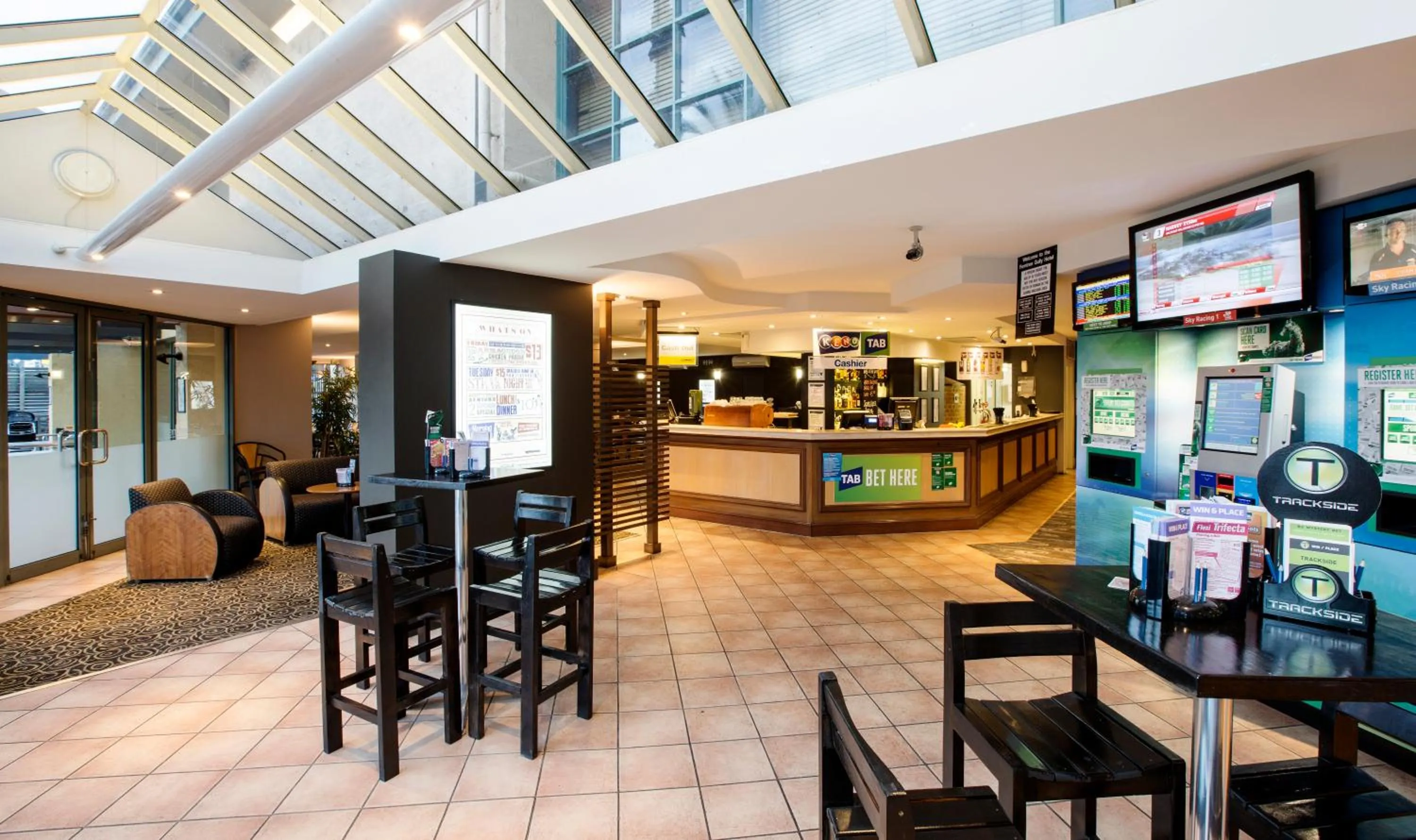 Lounge or bar in Nightcap at Ferntree Gully Hotel Motel