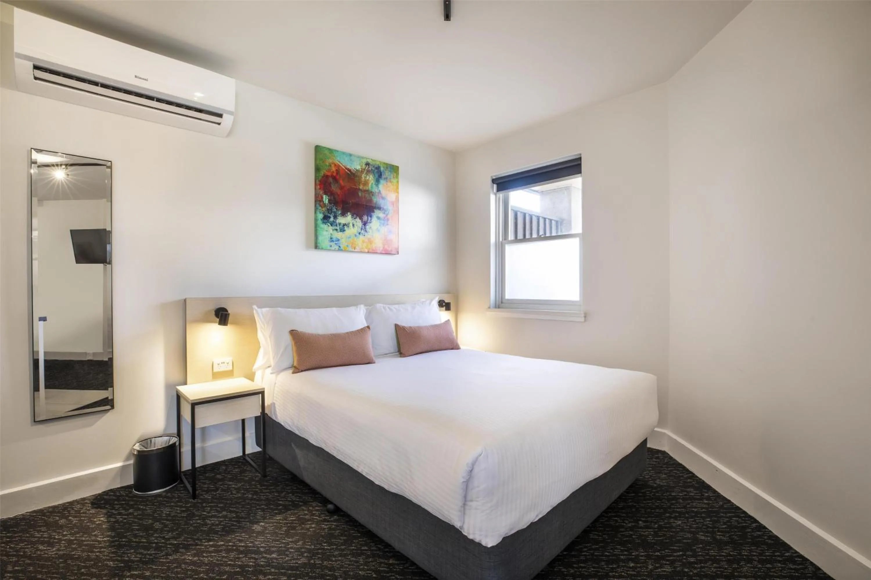 Bedroom, Bed in Nightcap at Glengala Hotel