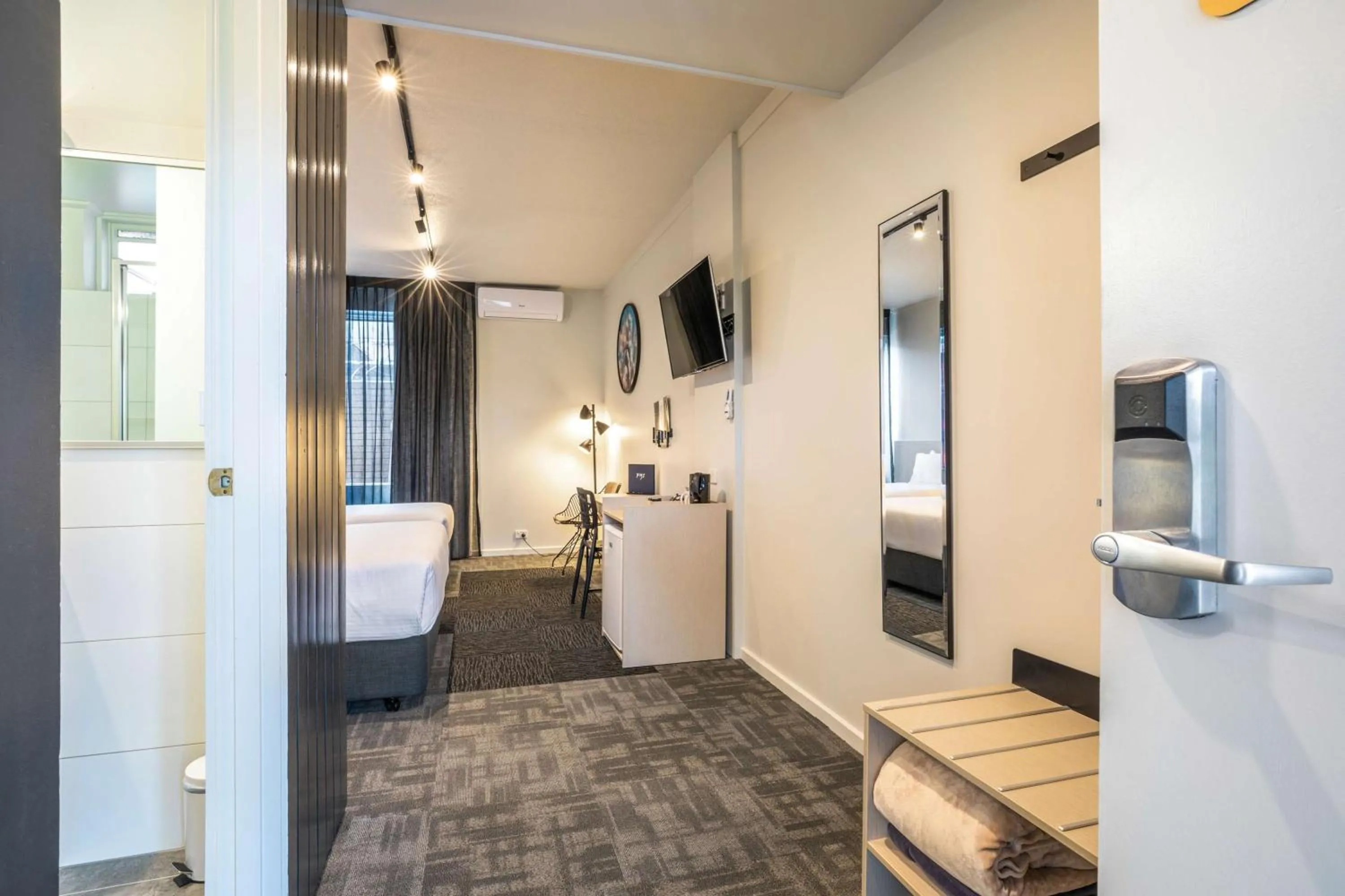 Bedroom, Bed in Nightcap at Keysborough Hotel