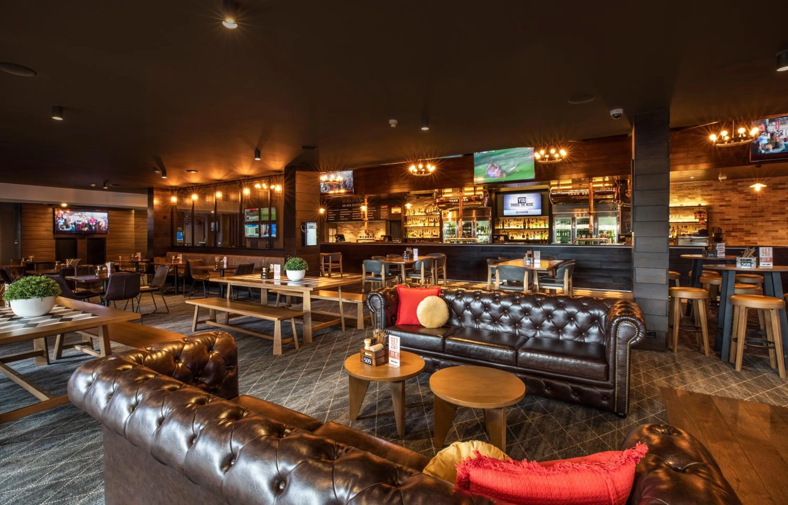 Restaurant/places to eat in Nightcap at Manhattan Hotel