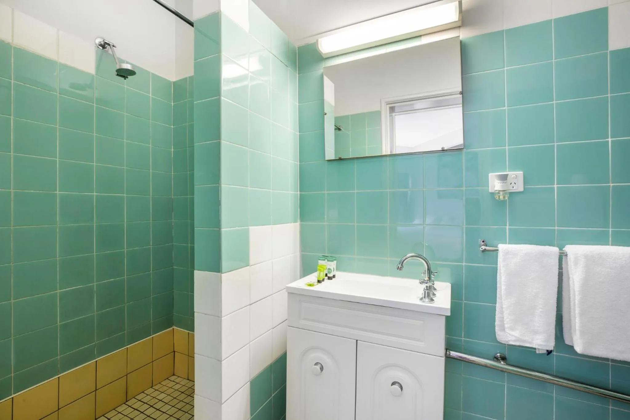 Bathroom in Meadow Inn Hotel-Motel