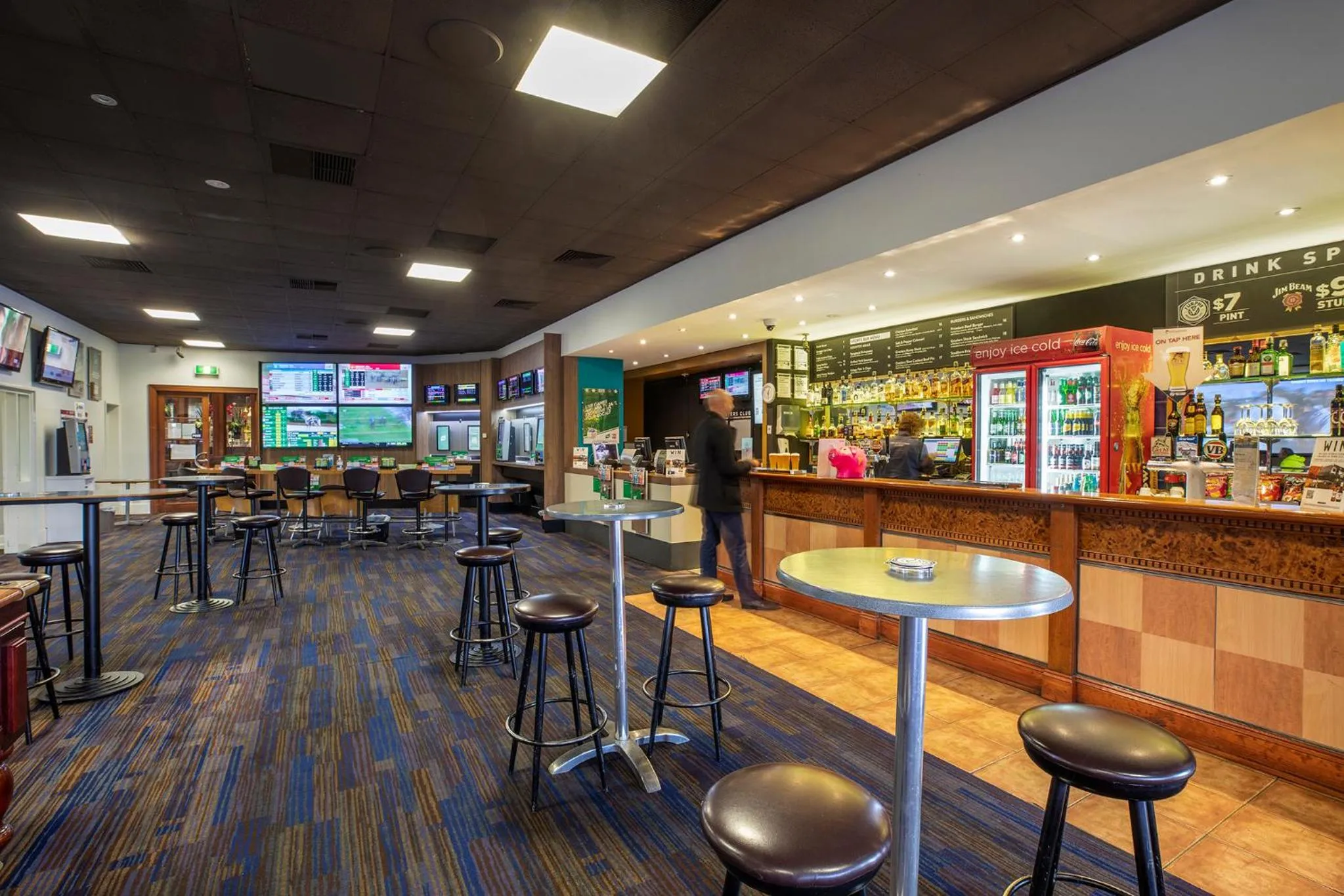 Restaurant/places to eat in Meadow Inn Hotel-Motel