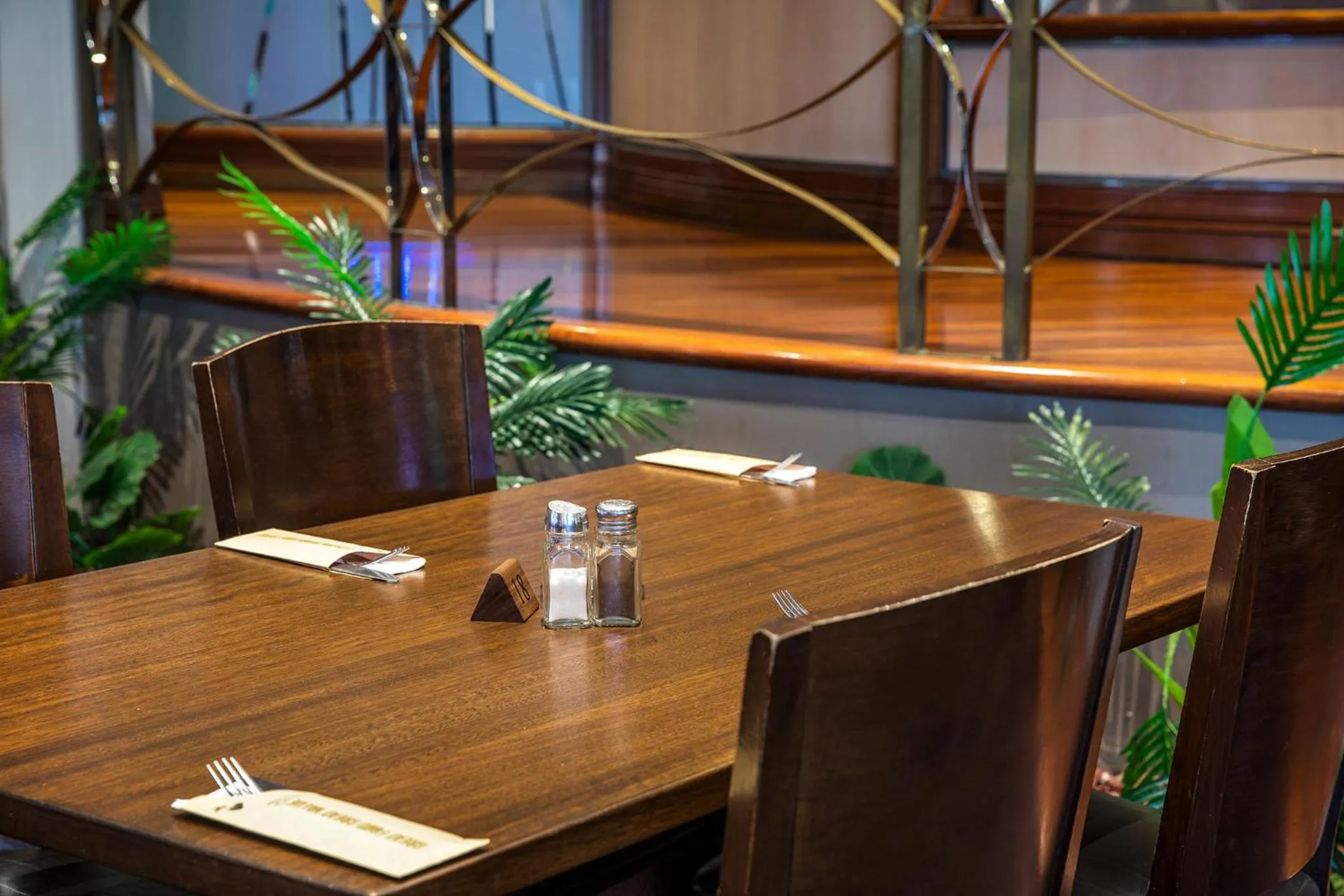 Restaurant/places to eat in Meadow Inn Hotel-Motel