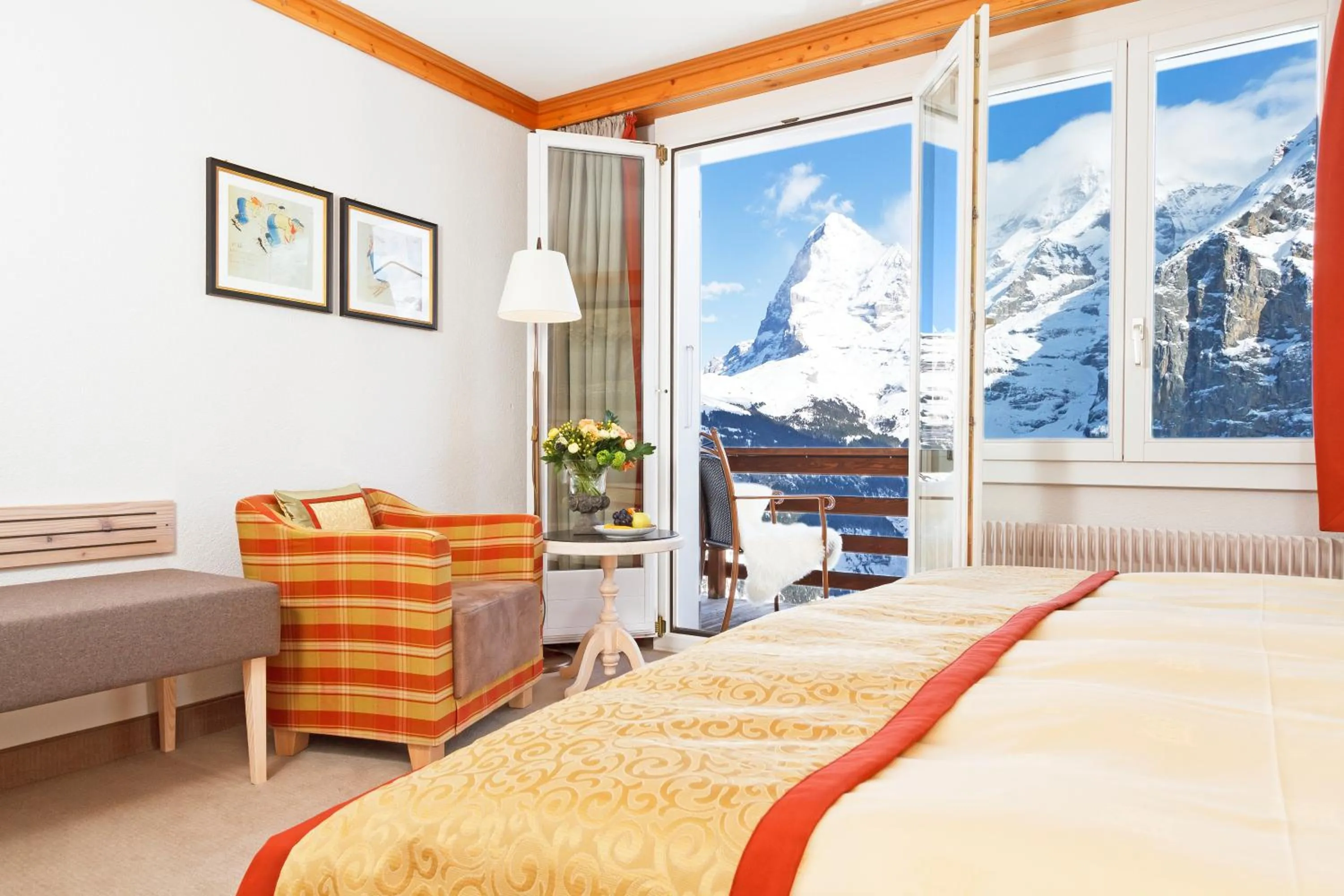 View (from property/room), Bed in Eiger Mürren Swiss Quality Hotel