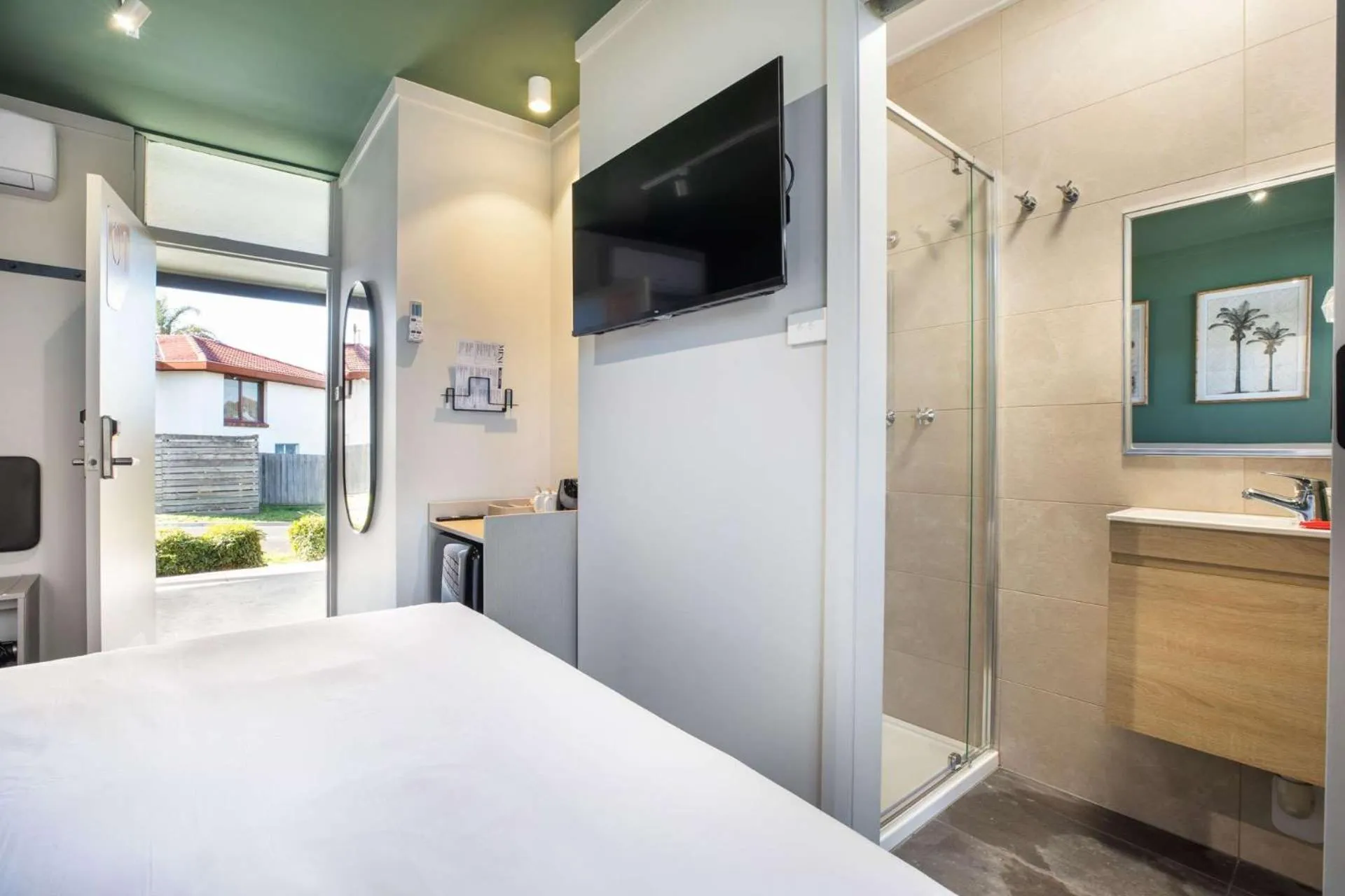 Bedroom, Bed in Nightcap at Morwell Hotel