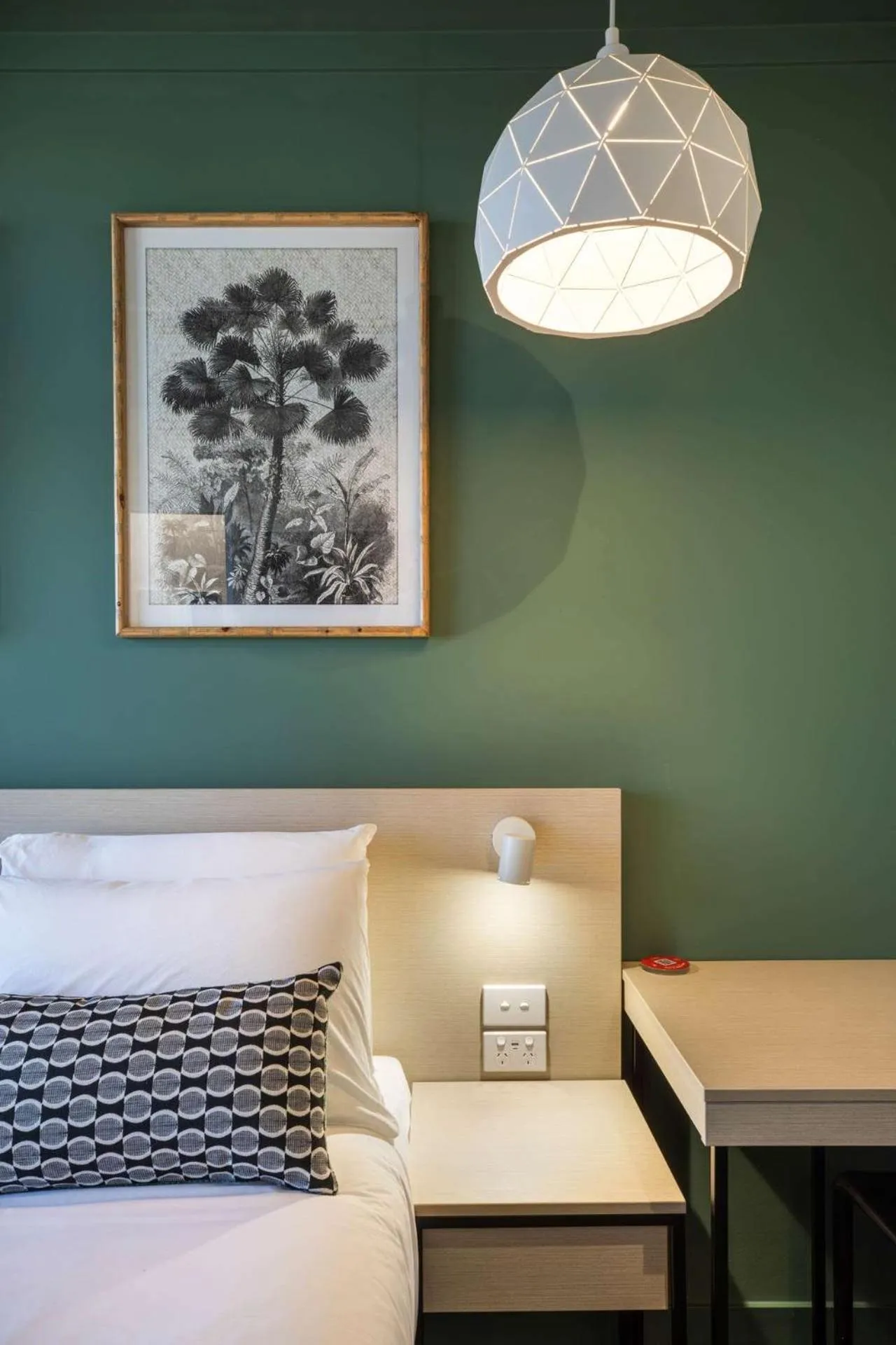 Bedroom, Bed in Nightcap at Morwell Hotel