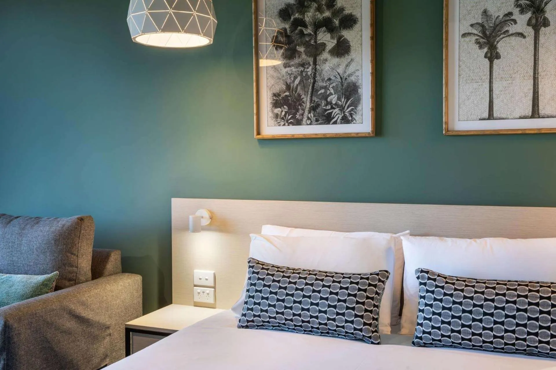 Bedroom, Bed in Nightcap at Morwell Hotel