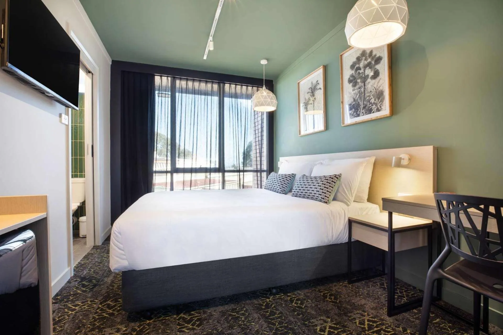 Bedroom, Bed in Nightcap at Morwell Hotel