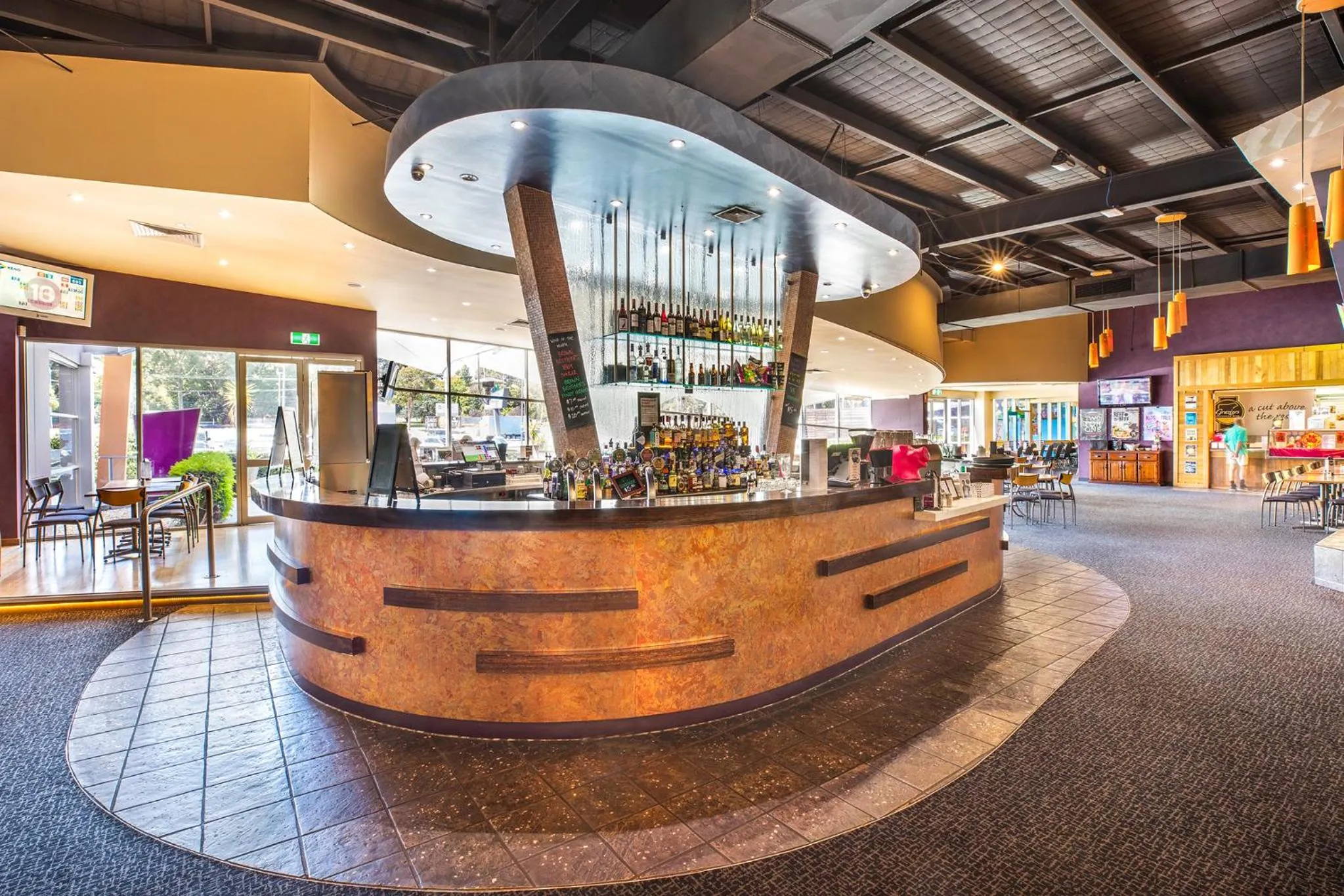 Lounge or bar in Nightcap at Sandown Park Hotel