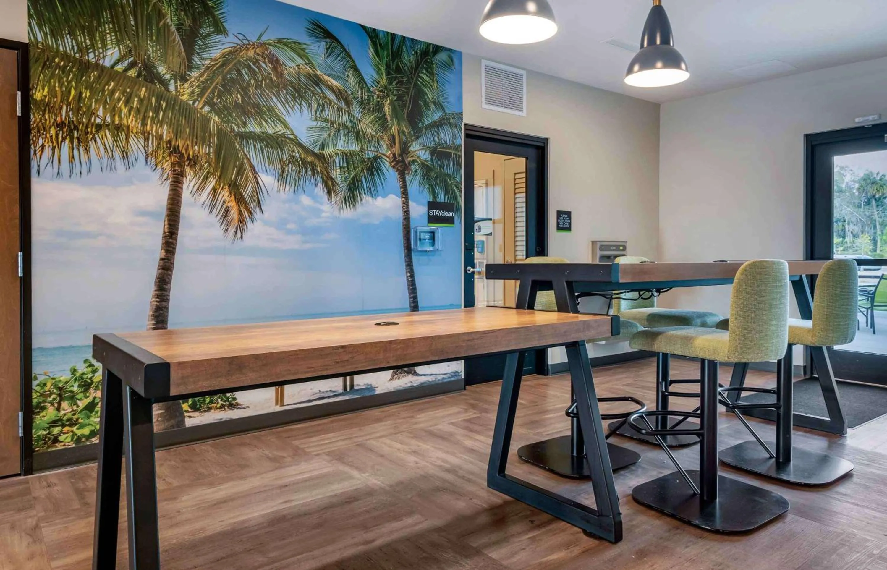 Breakfast in Extended Stay America Premier Suites - Tampa - Fairgrounds - Casino