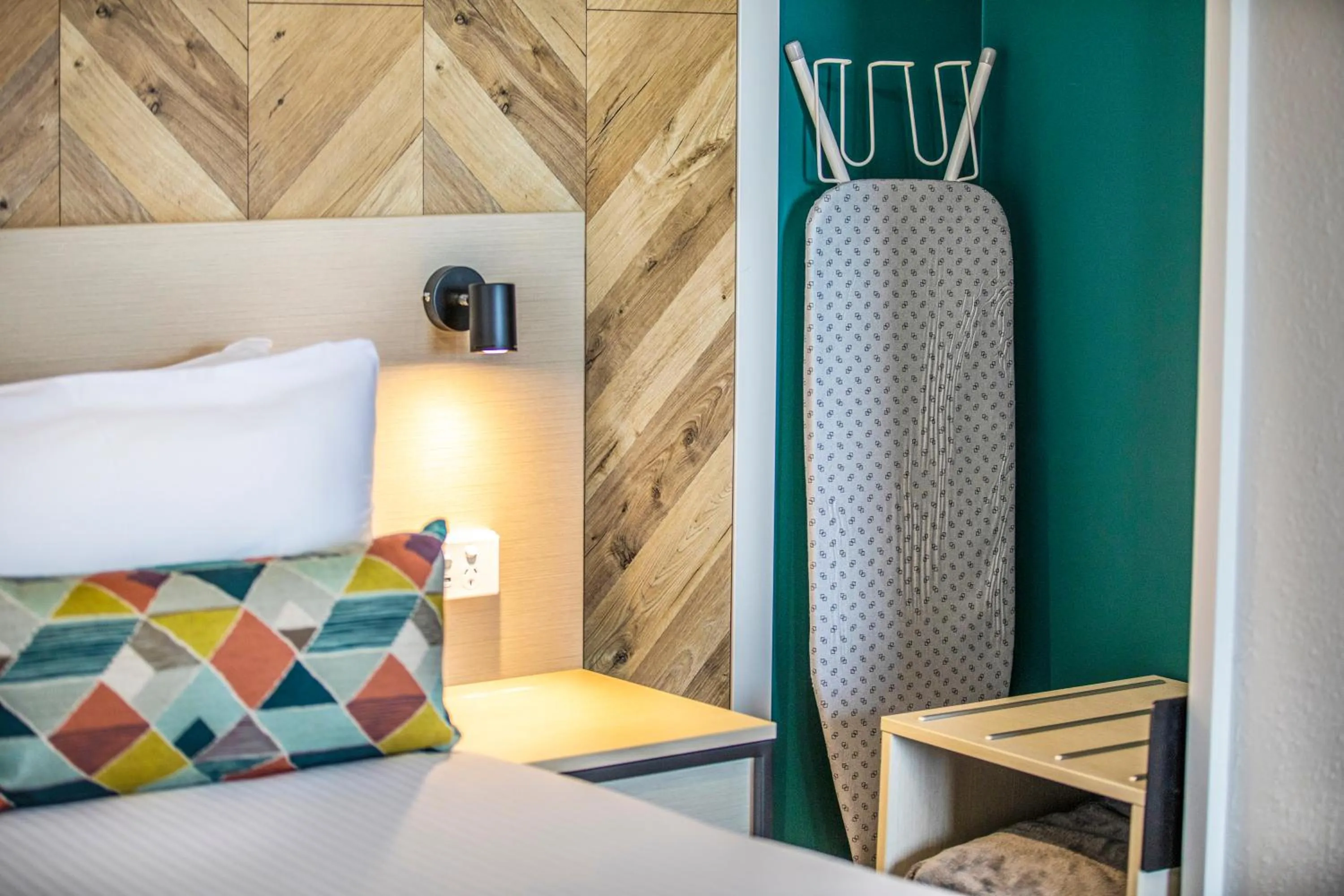 Bedroom, Bed in Nightcap at Sylvania Hotel