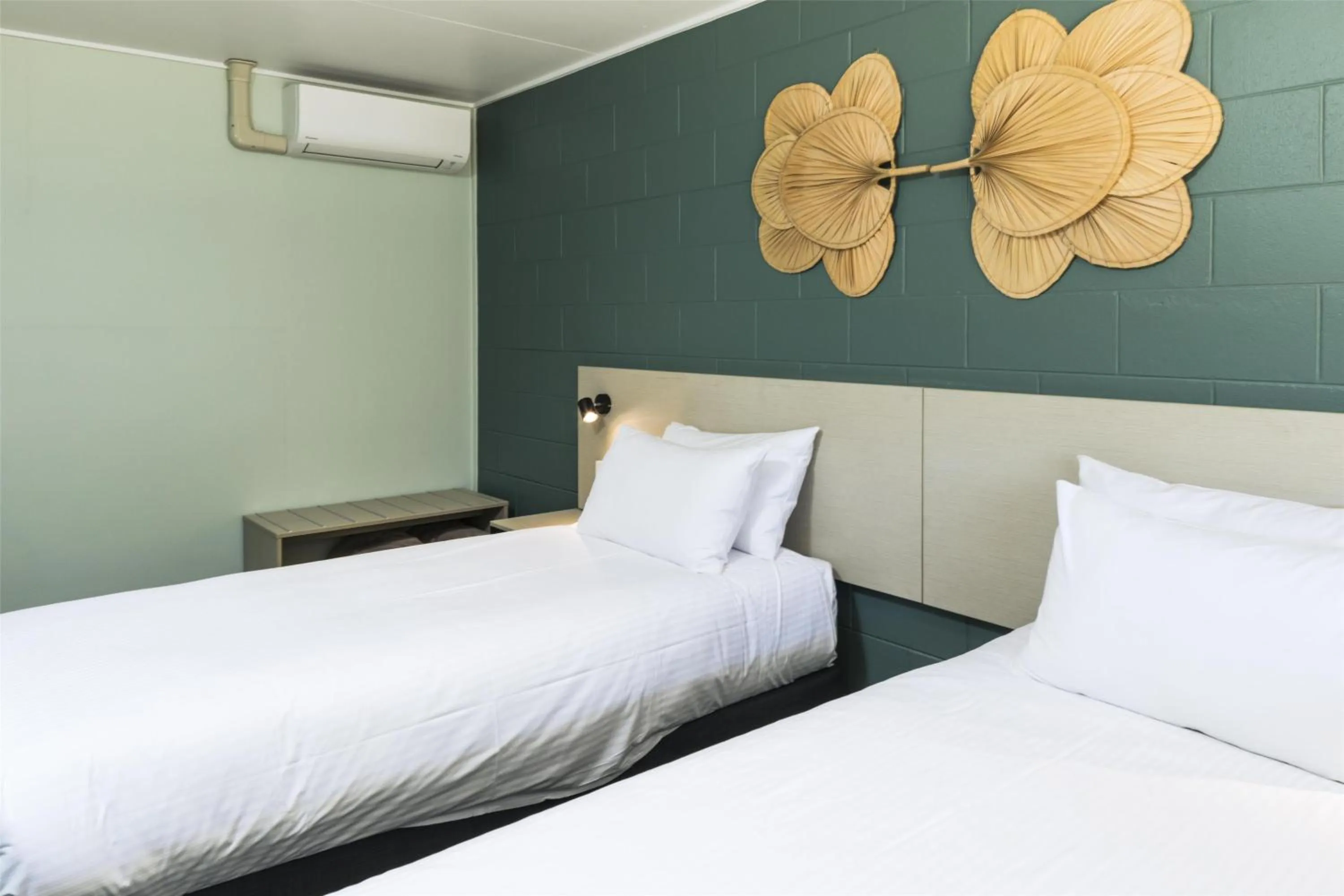 Bedroom, Bed in Nightcap at Atherton Hotel