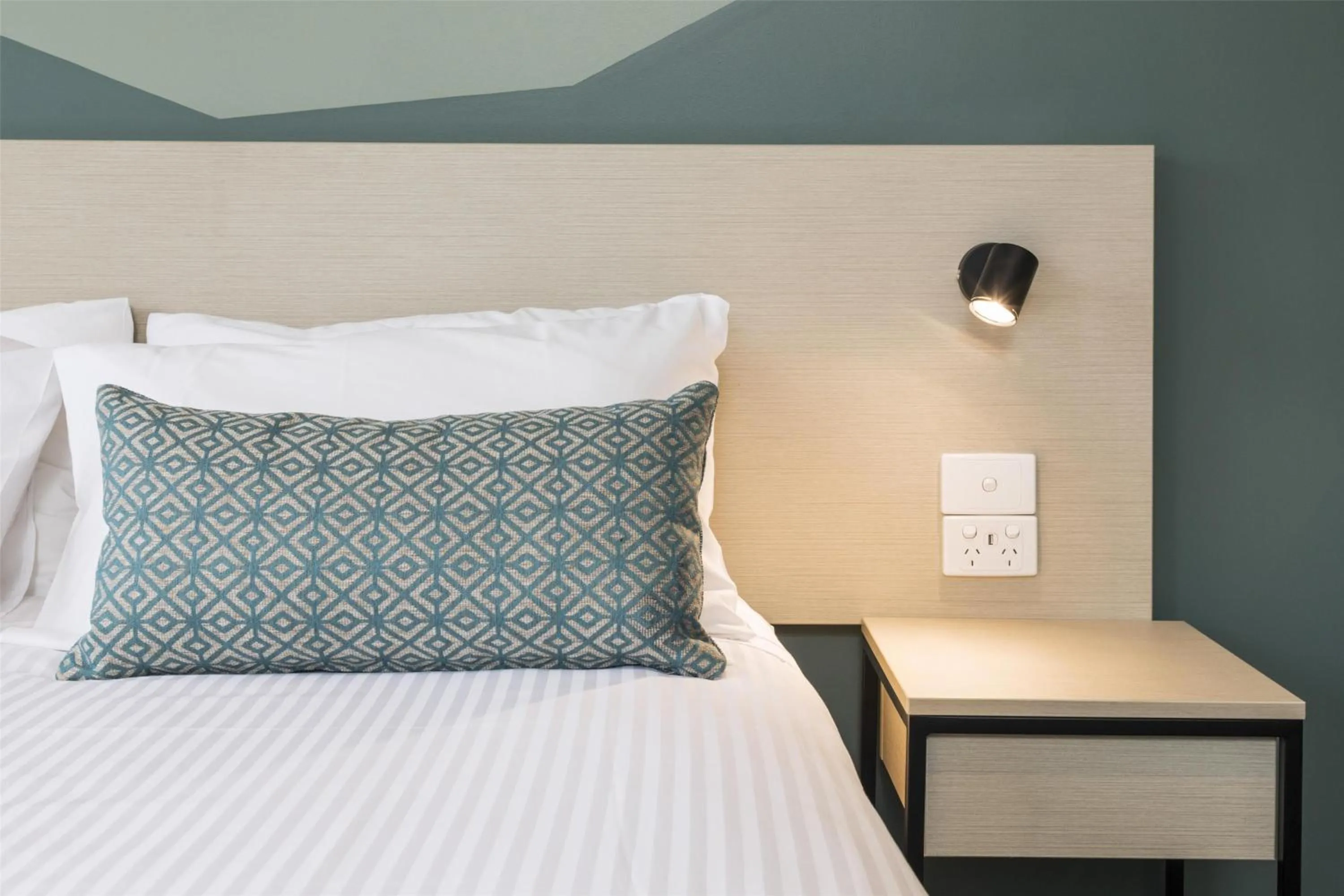 Bedroom, Bed in Nightcap at Atherton Hotel