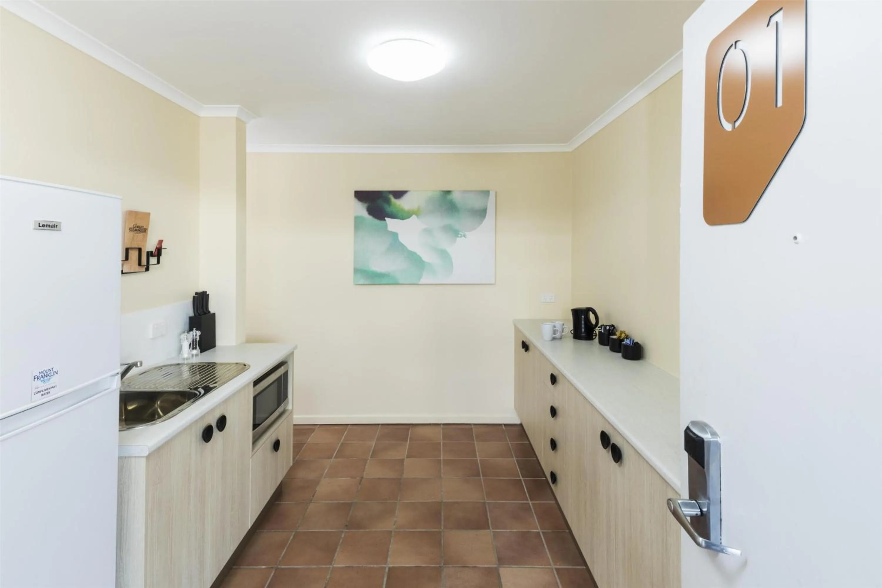 Kitchen or kitchenette in Nightcap At Balaclava Hotel