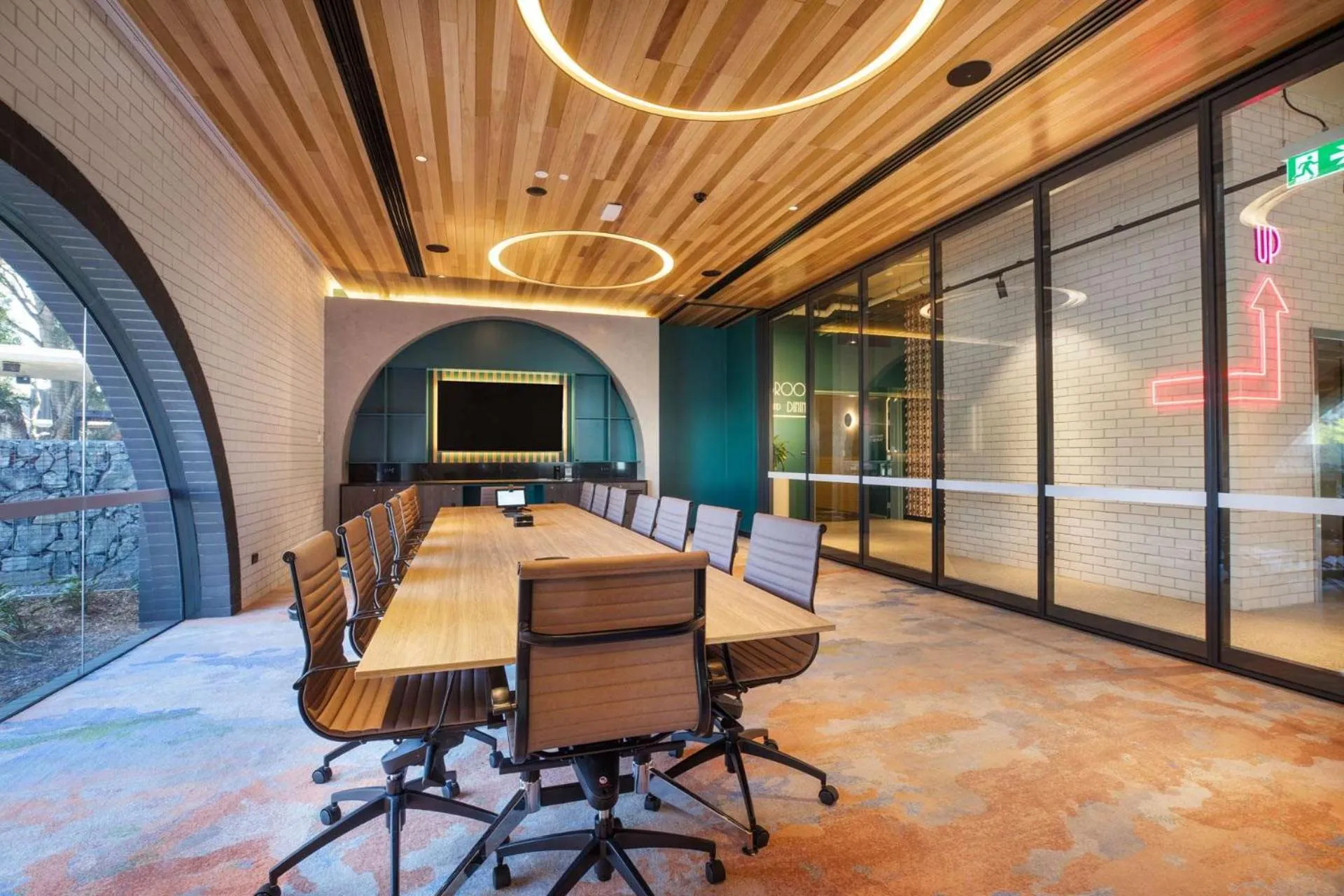 Business facilities in Nightelier Mitchelton The Brook