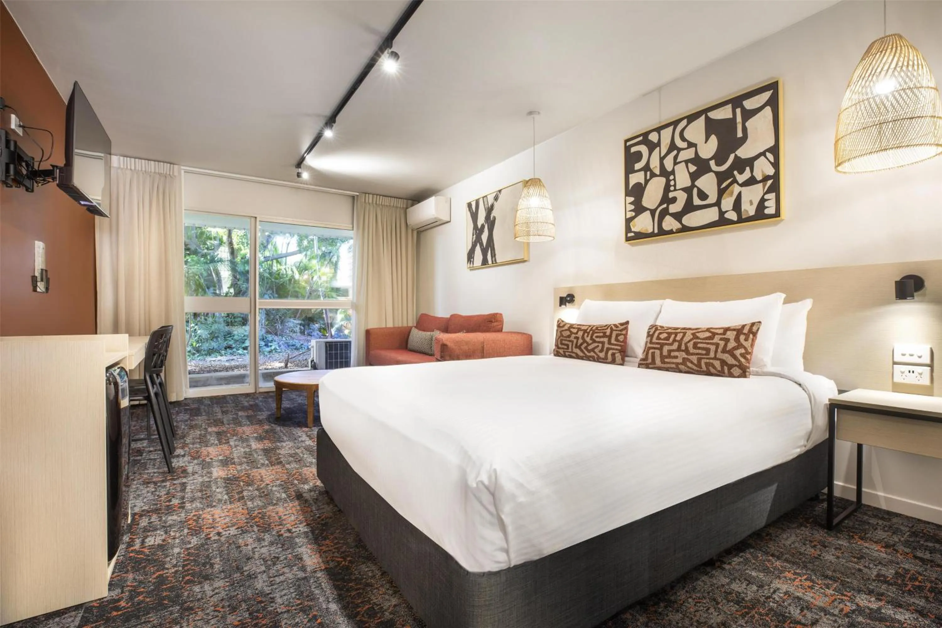 Bedroom, Bed in Nightcap at Dalrymple Hotel