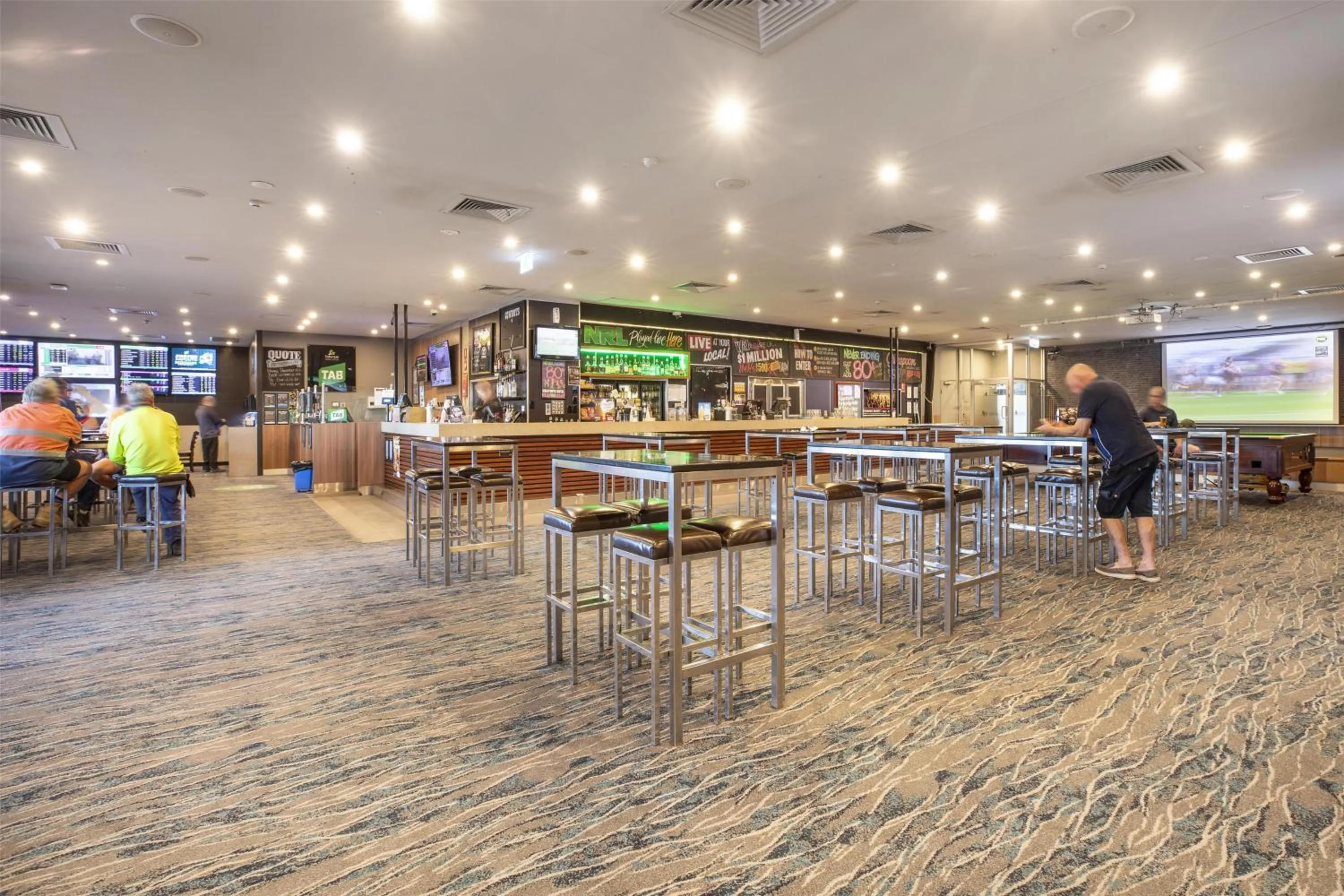 Lounge or bar in Nightcap at Dalrymple Hotel