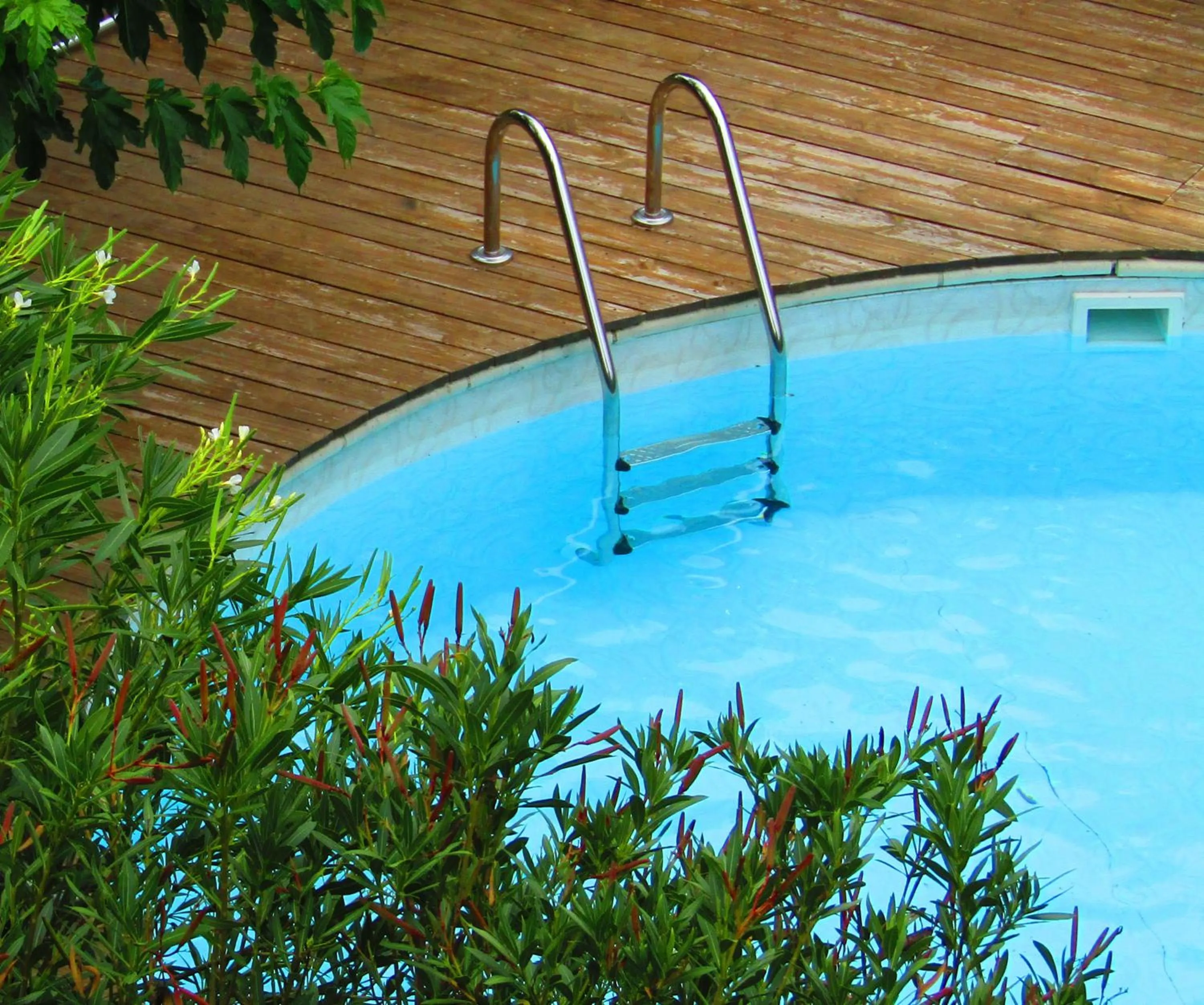 Swimming pool in La Bastide de Canaules