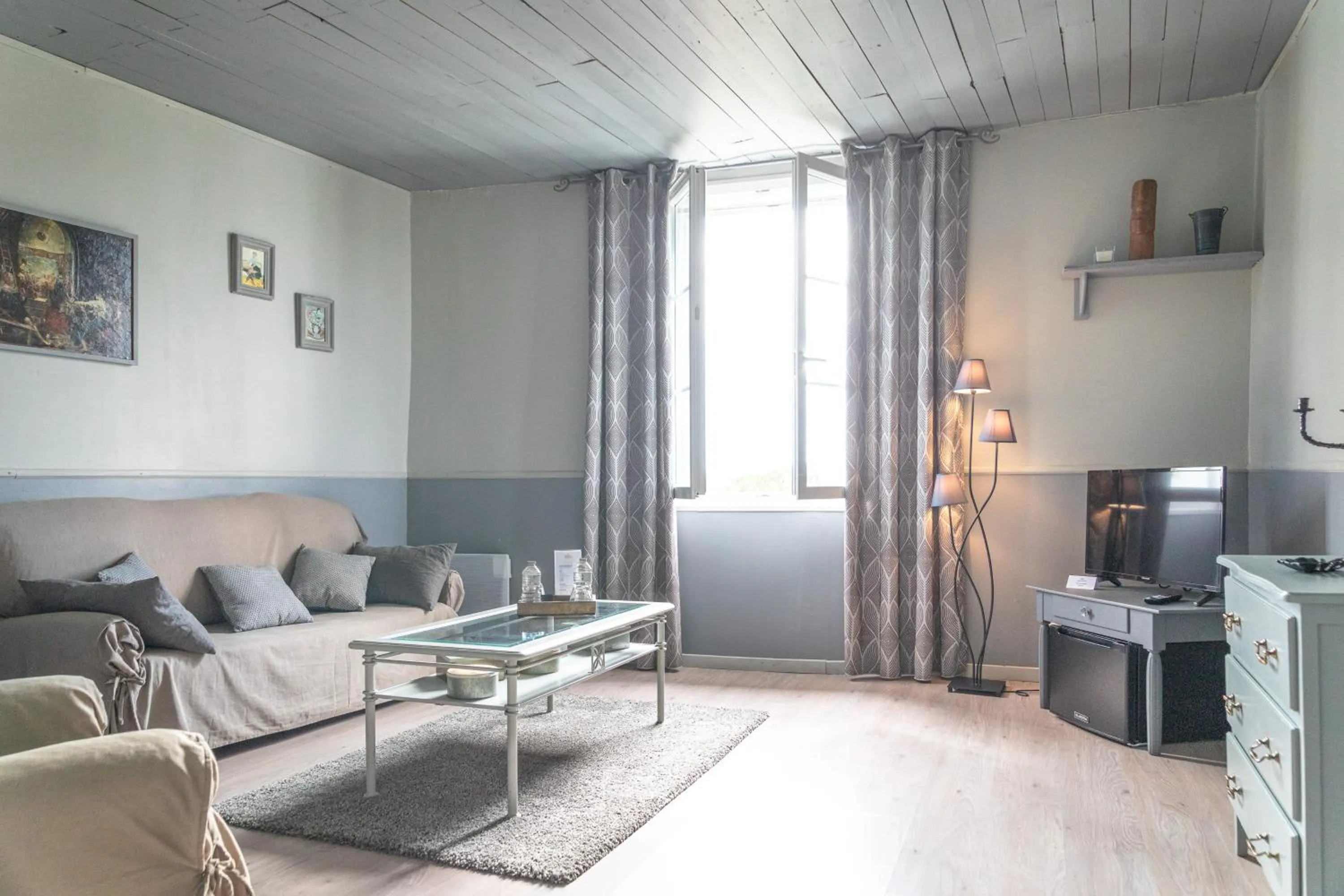 TV and multimedia in La Bastide de Canaules