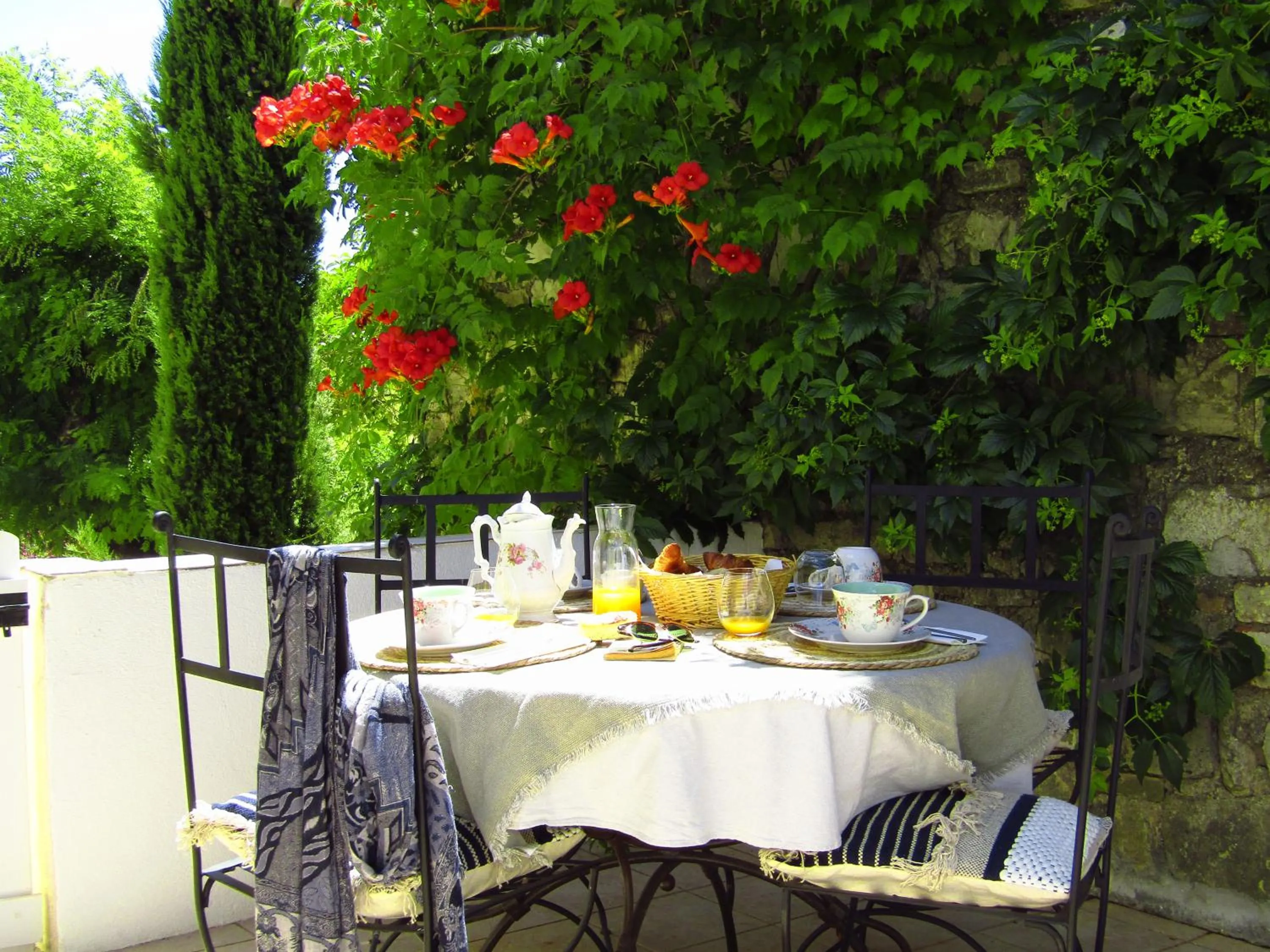 Patio in La Bastide de Canaules
