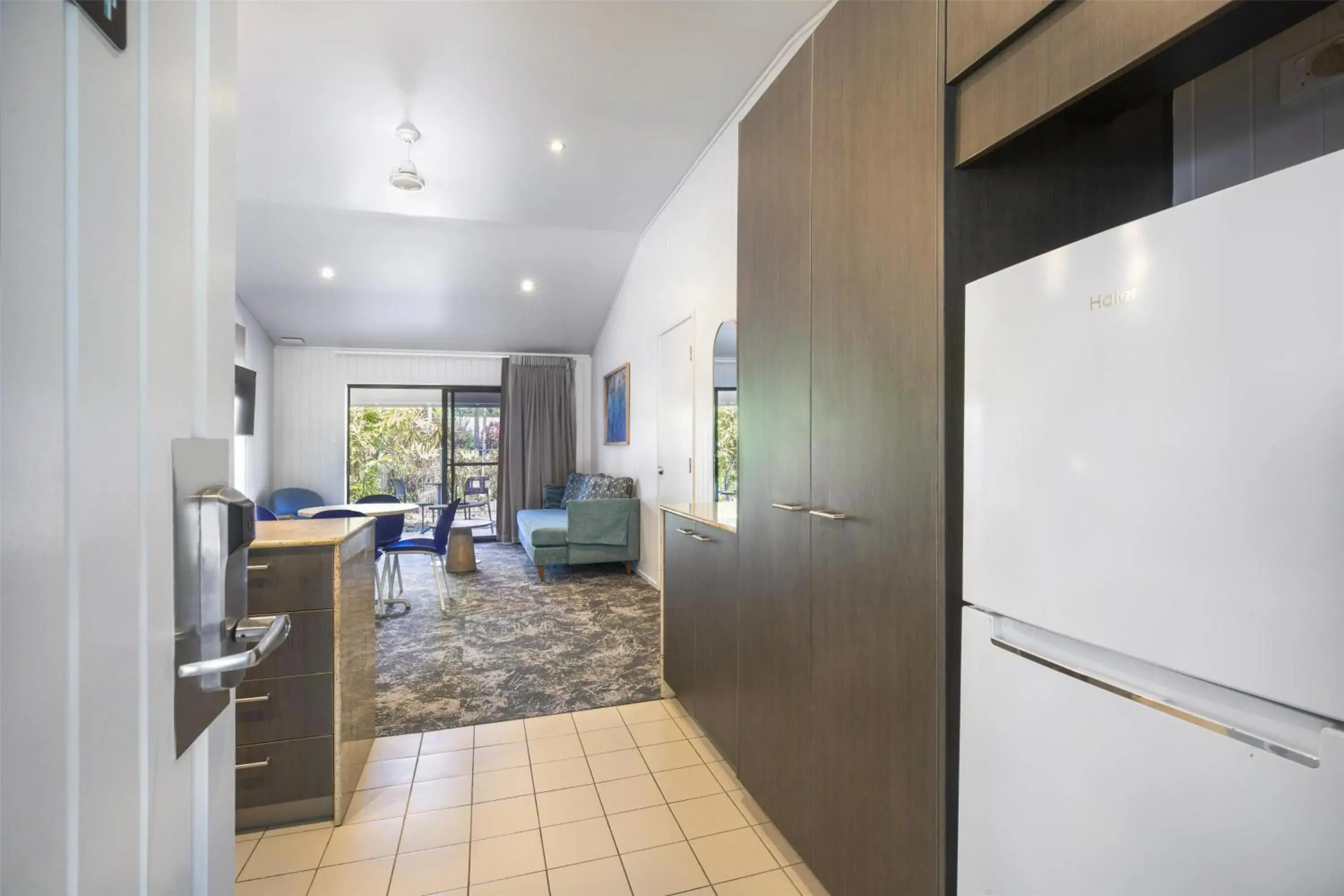 One-Bedroom Apartment in Nightelier Mission Beach One-Bedroom Apartment in Nightelier Mission Beach