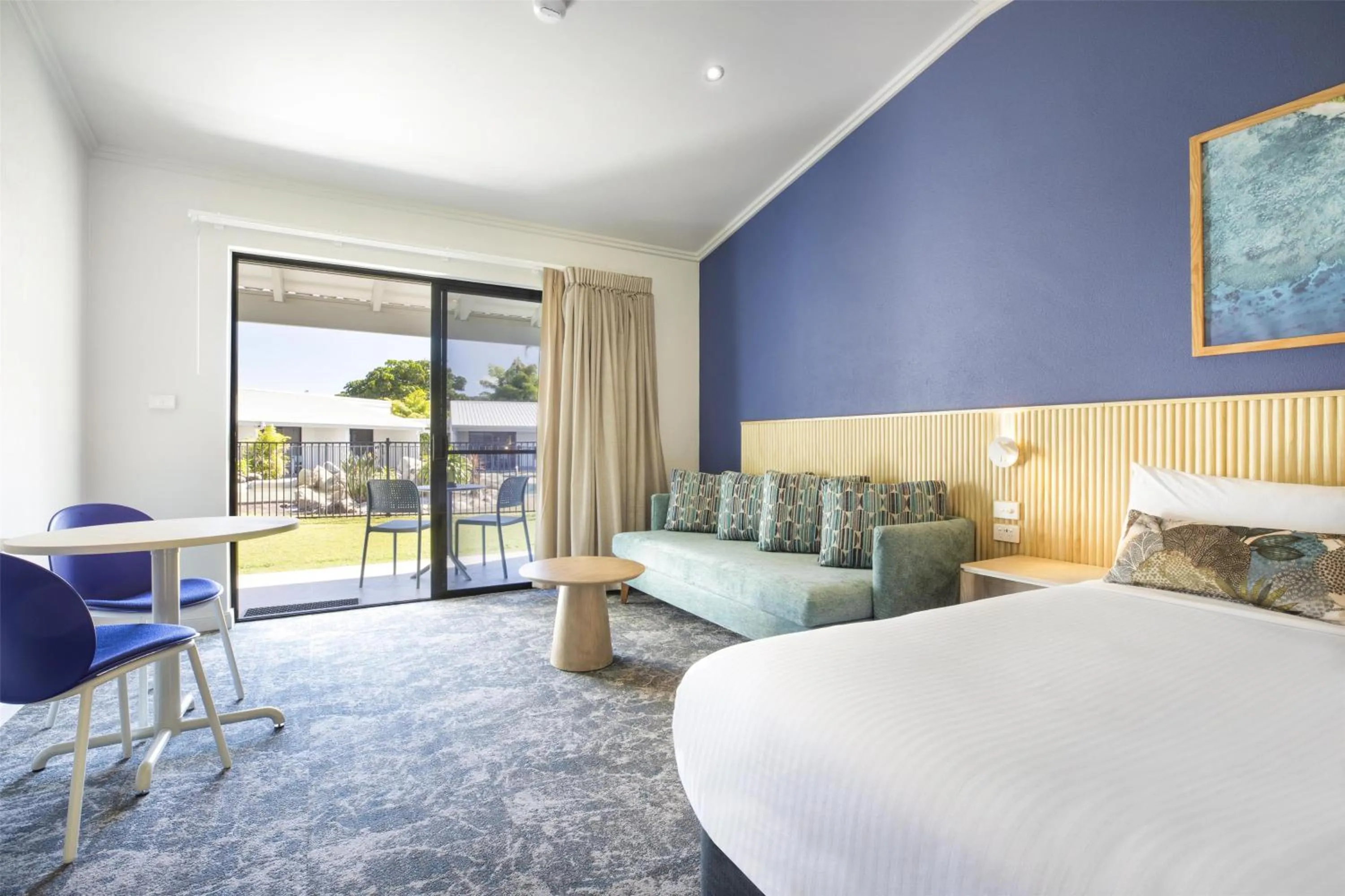 Bedroom, Bed in Nightelier Mission Beach