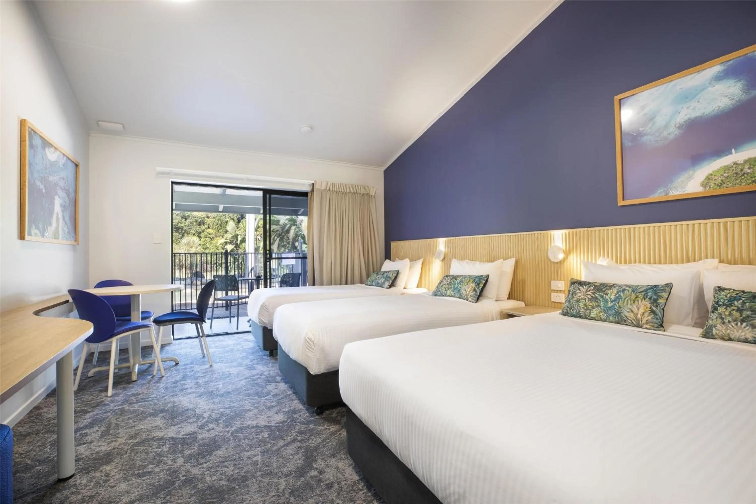 Bedroom, Bed in Nightelier Mission Beach