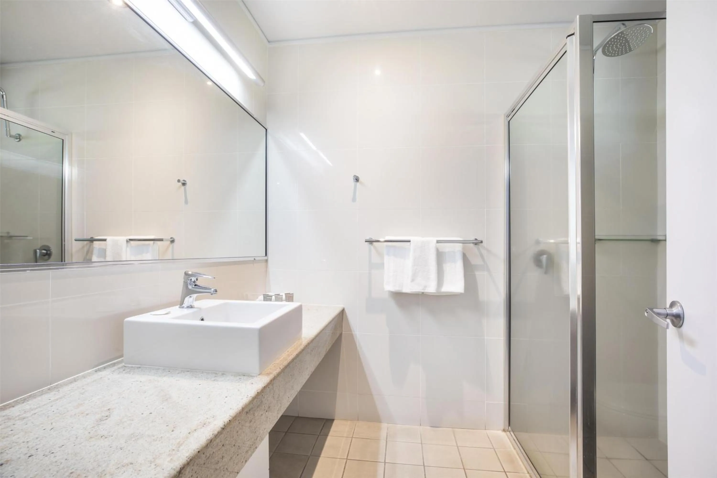 Bathroom in Nightelier Mission Beach