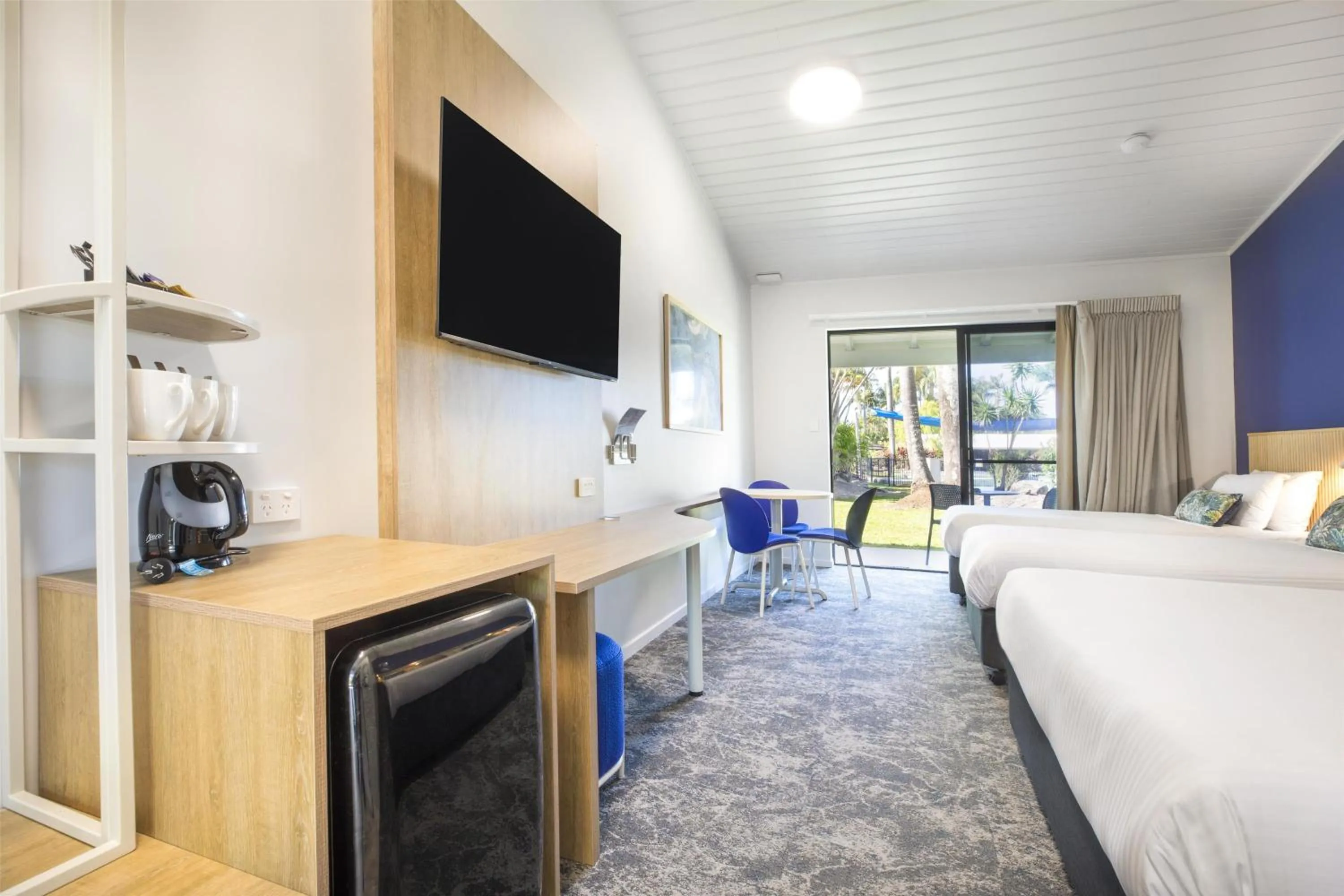 Bedroom, Bed in Nightelier Mission Beach