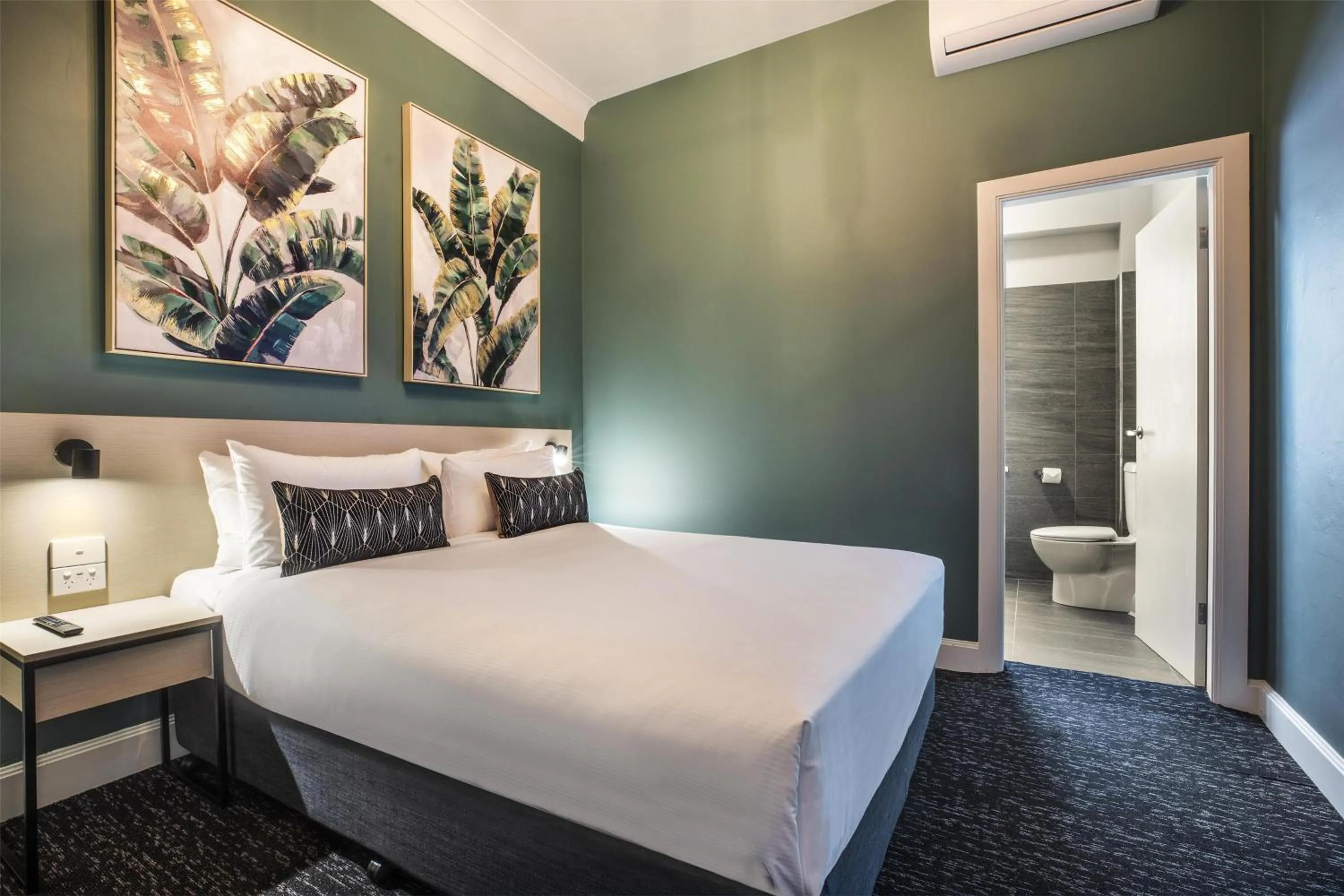 Bedroom, Bed in Nightcap at Pymble Hotel