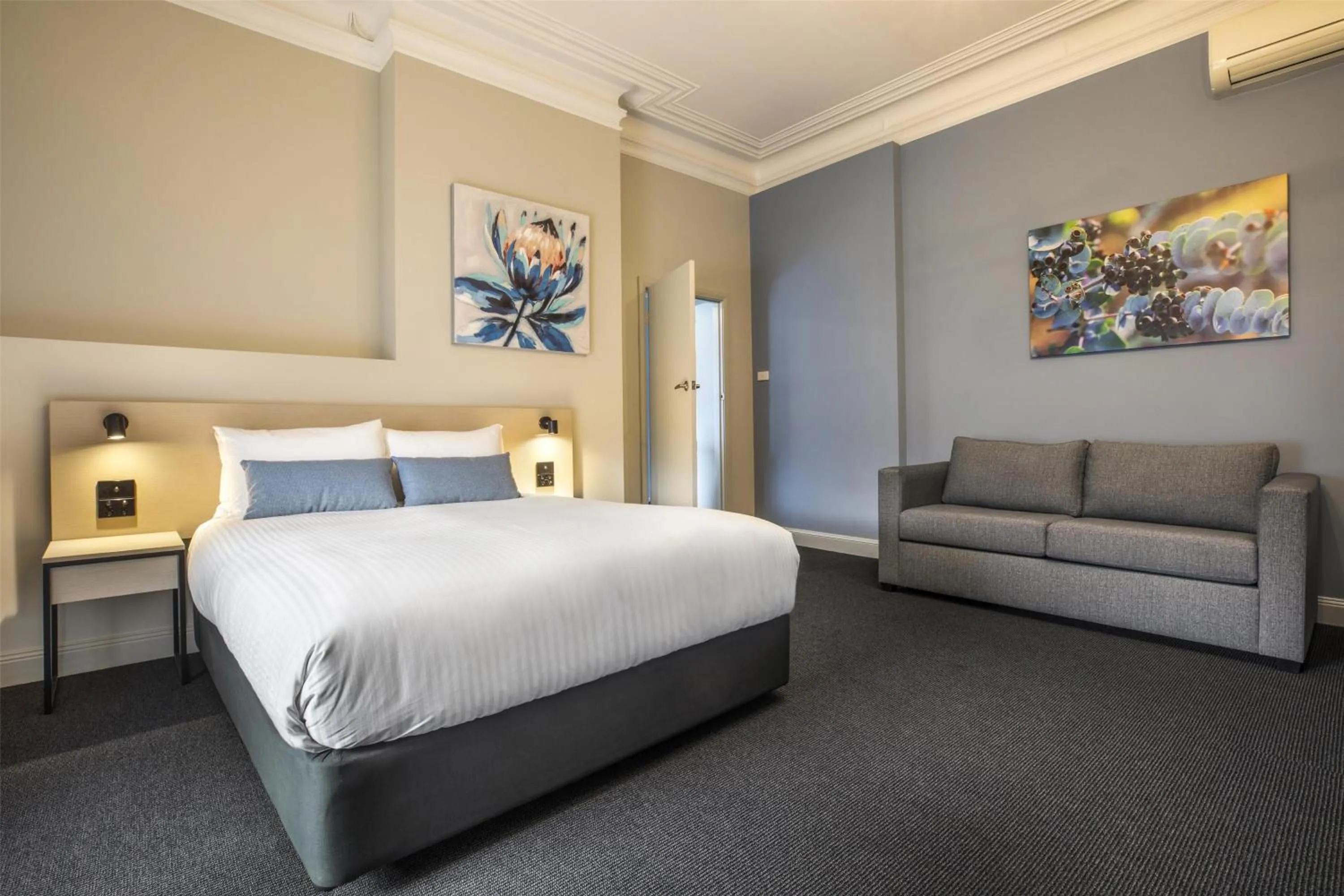 Bedroom, Bed in Nightcap at Federal Hotel Mt Gambier