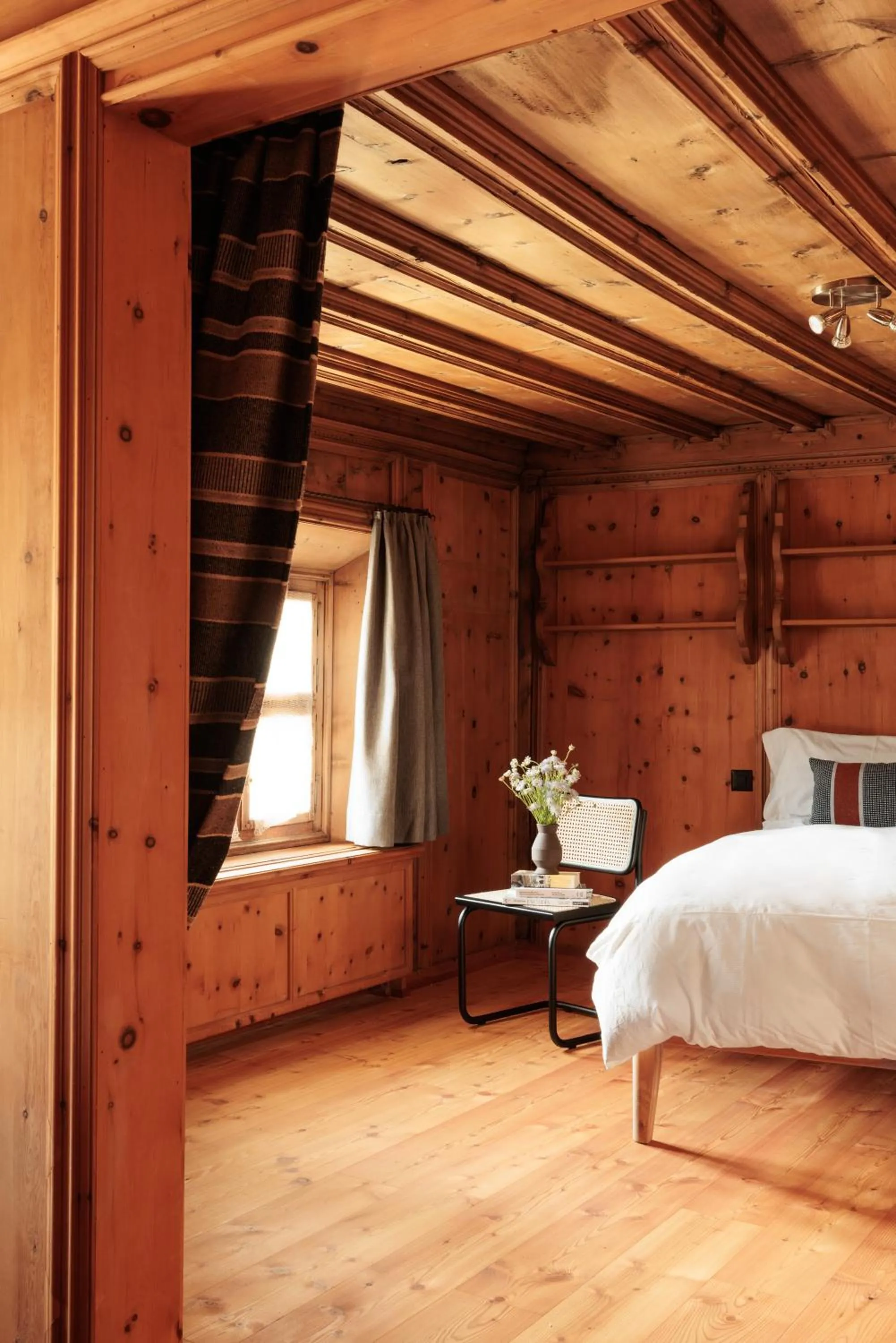 Bed in Hotel Chesa Rosatsch - Home of Food