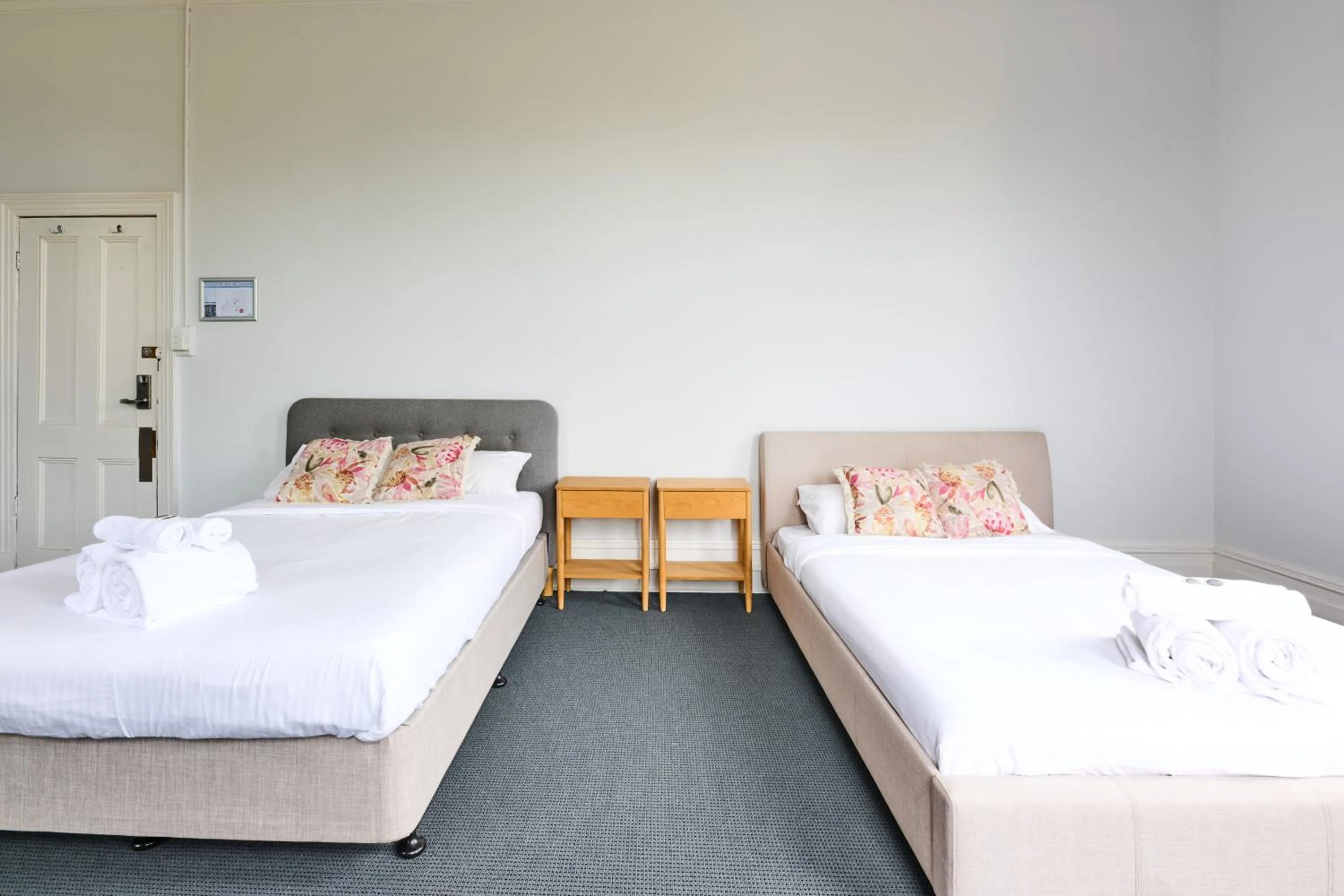 Bed in College Lawn Hotel