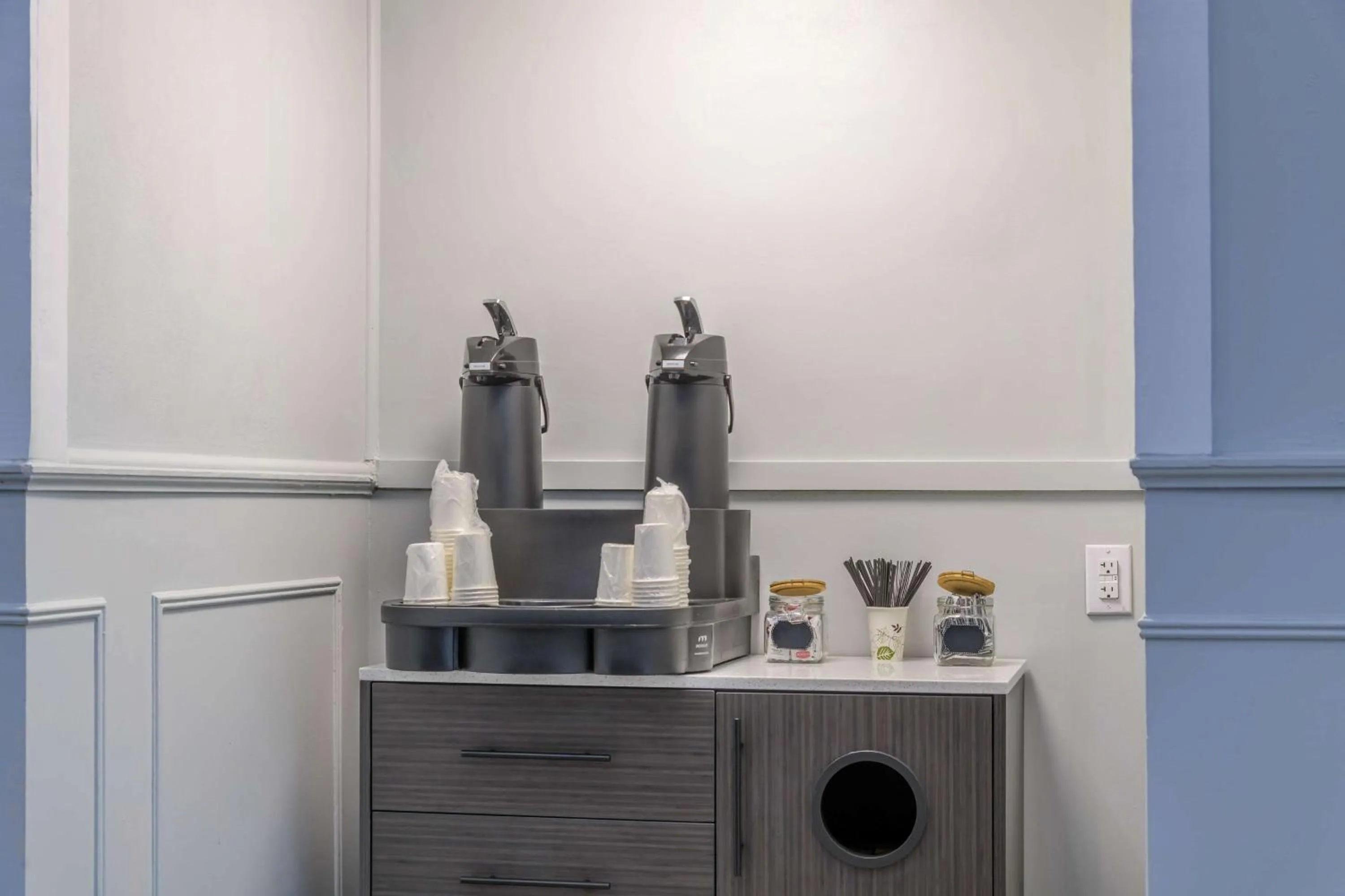 Property building in Motel 6-Ocala, FL - Conference Center