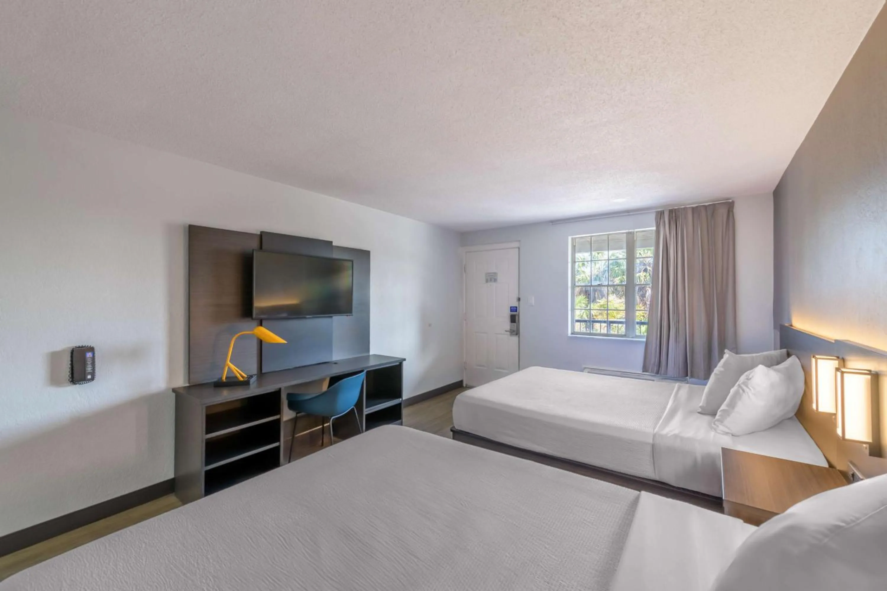 Bedroom, Bed in Motel 6-Ocala, FL - Conference Center