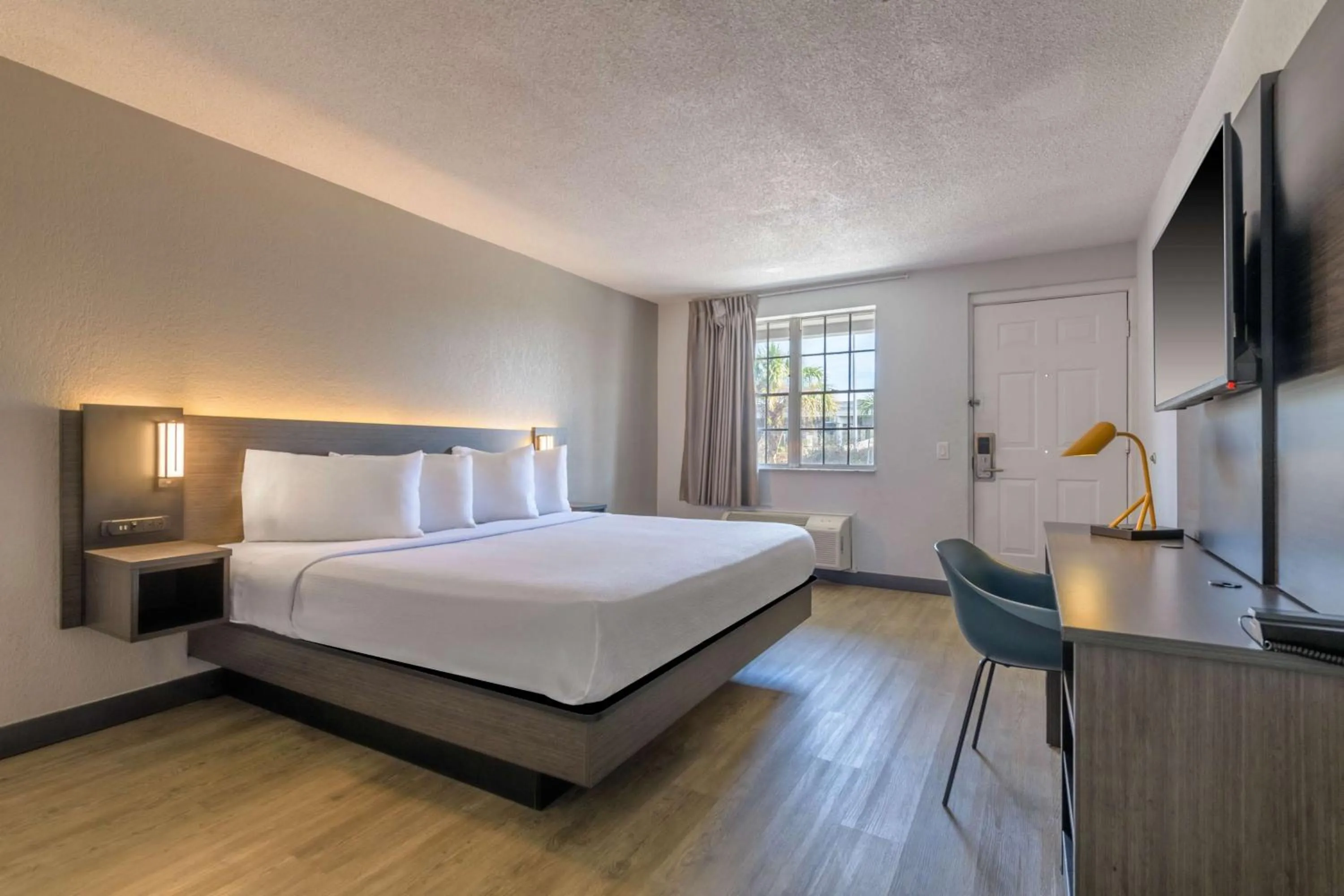 Bedroom, Bed in Motel 6-Ocala, FL - Conference Center