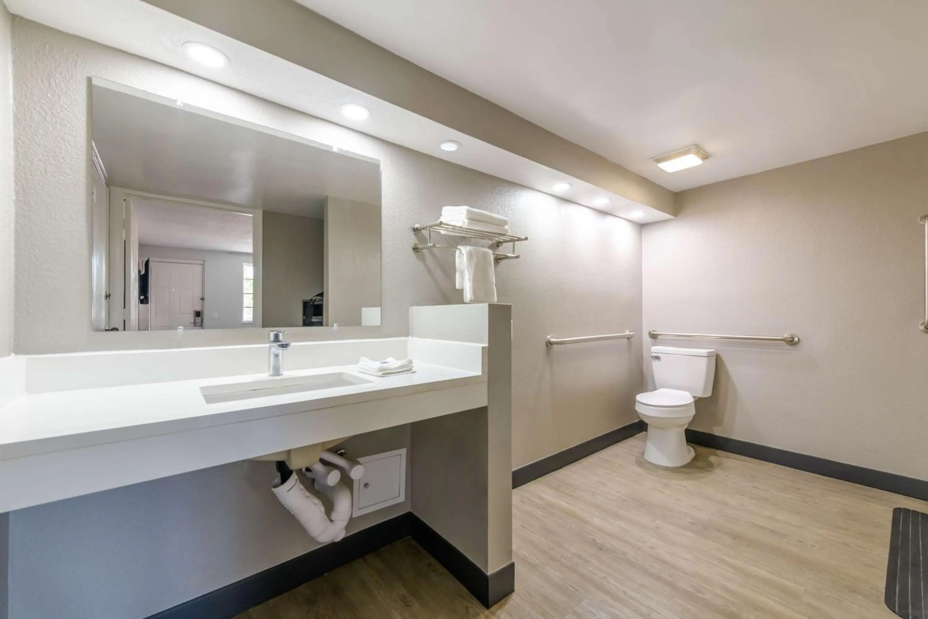 Bathroom in Motel 6-Ocala, FL - Conference Center